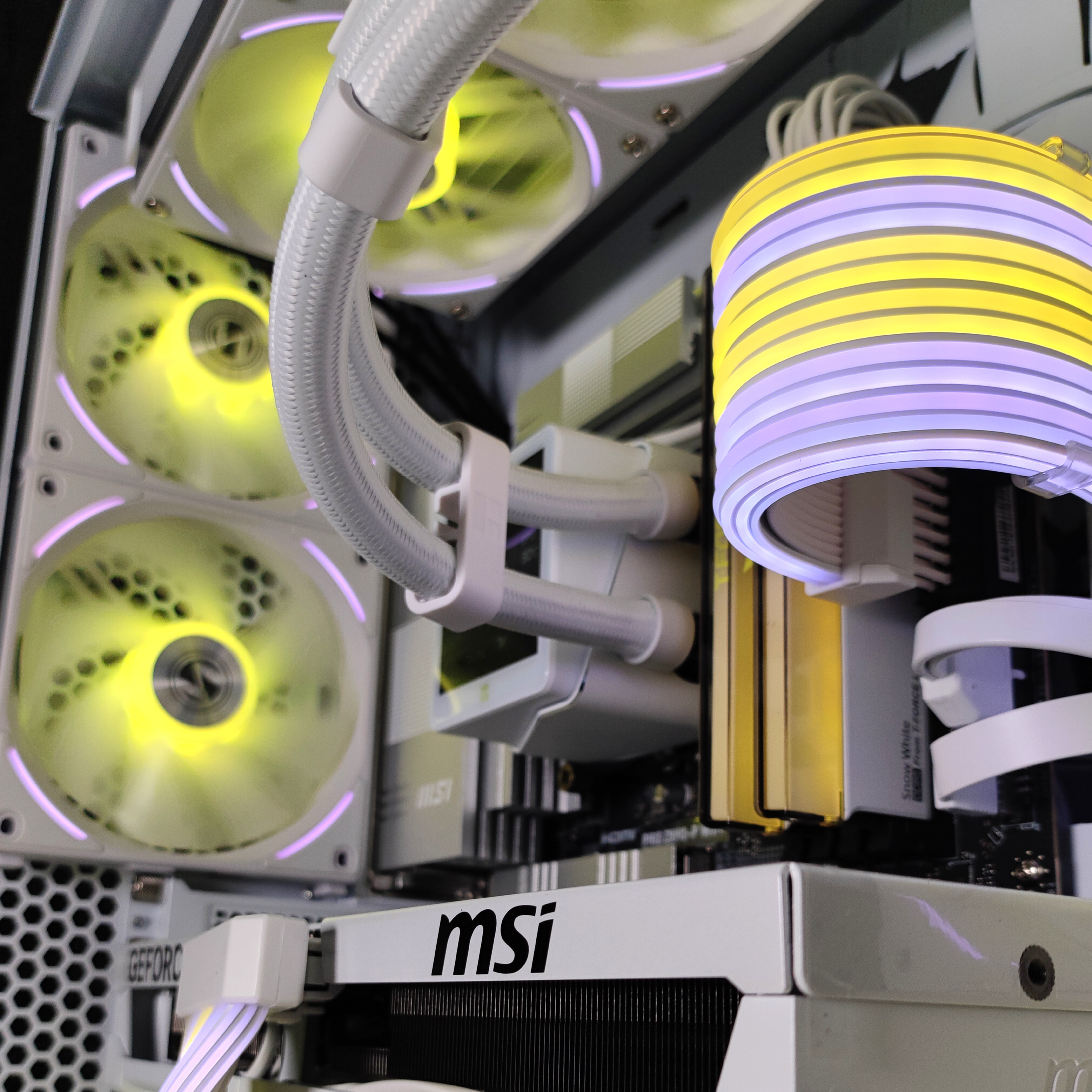 King Mod Systems - Computador King Mod Limited-PC Intel Ultra 7 265KF 32GB DDR5 2TB RTX 5080 WiFi W11