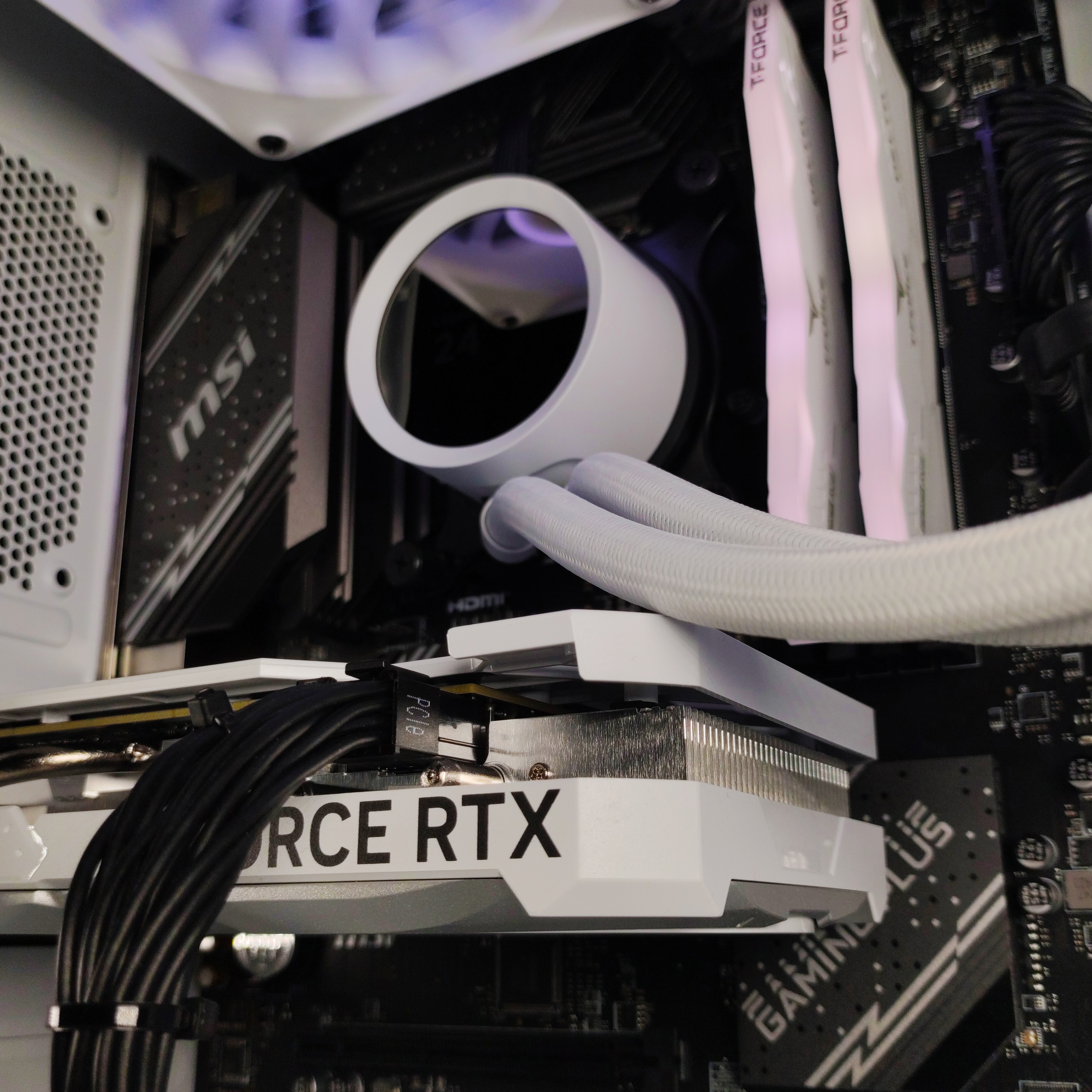 King Mod Systems - Computador King Mod Limited-PC NZXT Intel i5 14600KF 32GB DDR5 1TB RTX 4060 WiFi W11