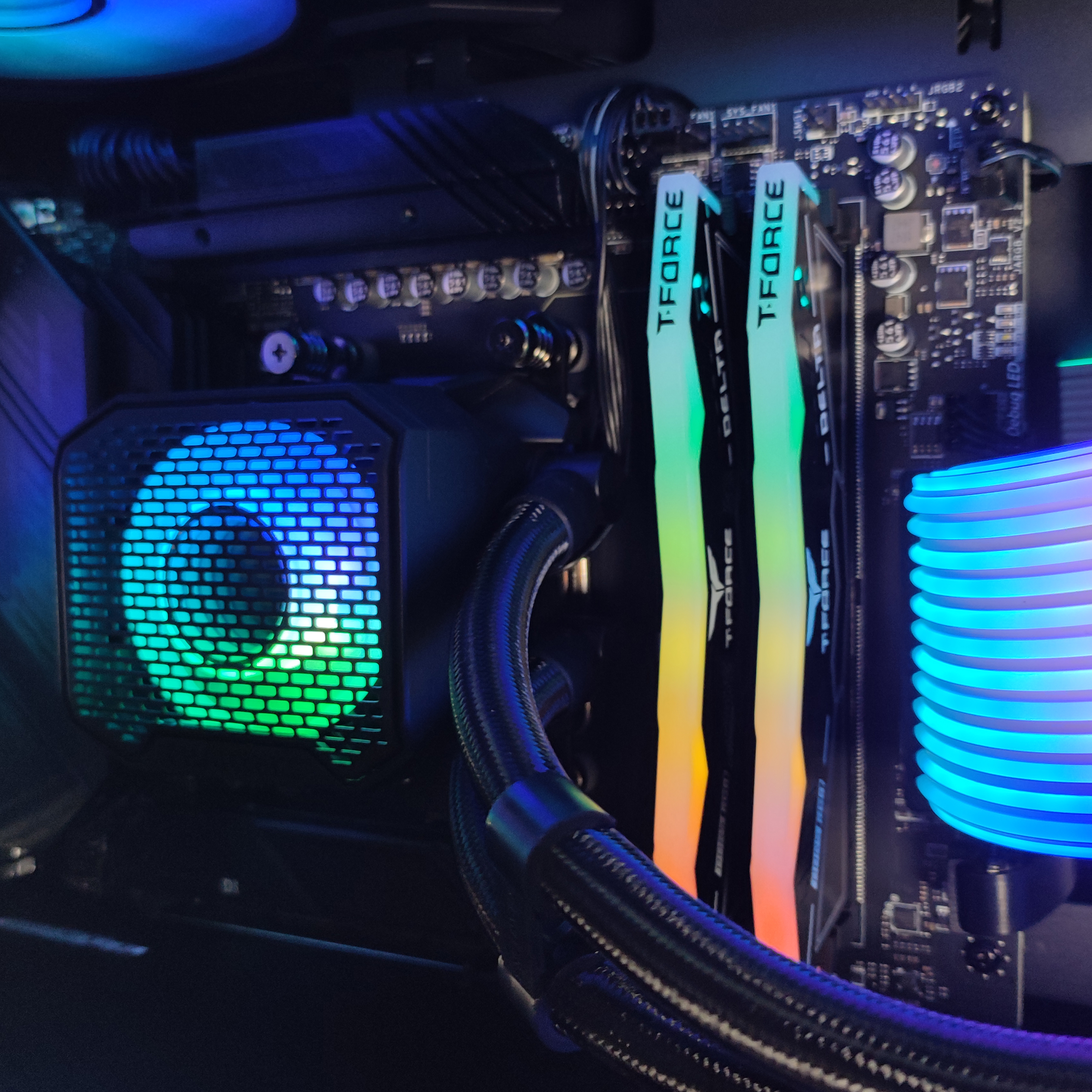 King Mod Systems - Computador King Mod Gamer-PC Ryzen 7 9700X 32GB DDR5 1TB RTX 5070 WiFi W11