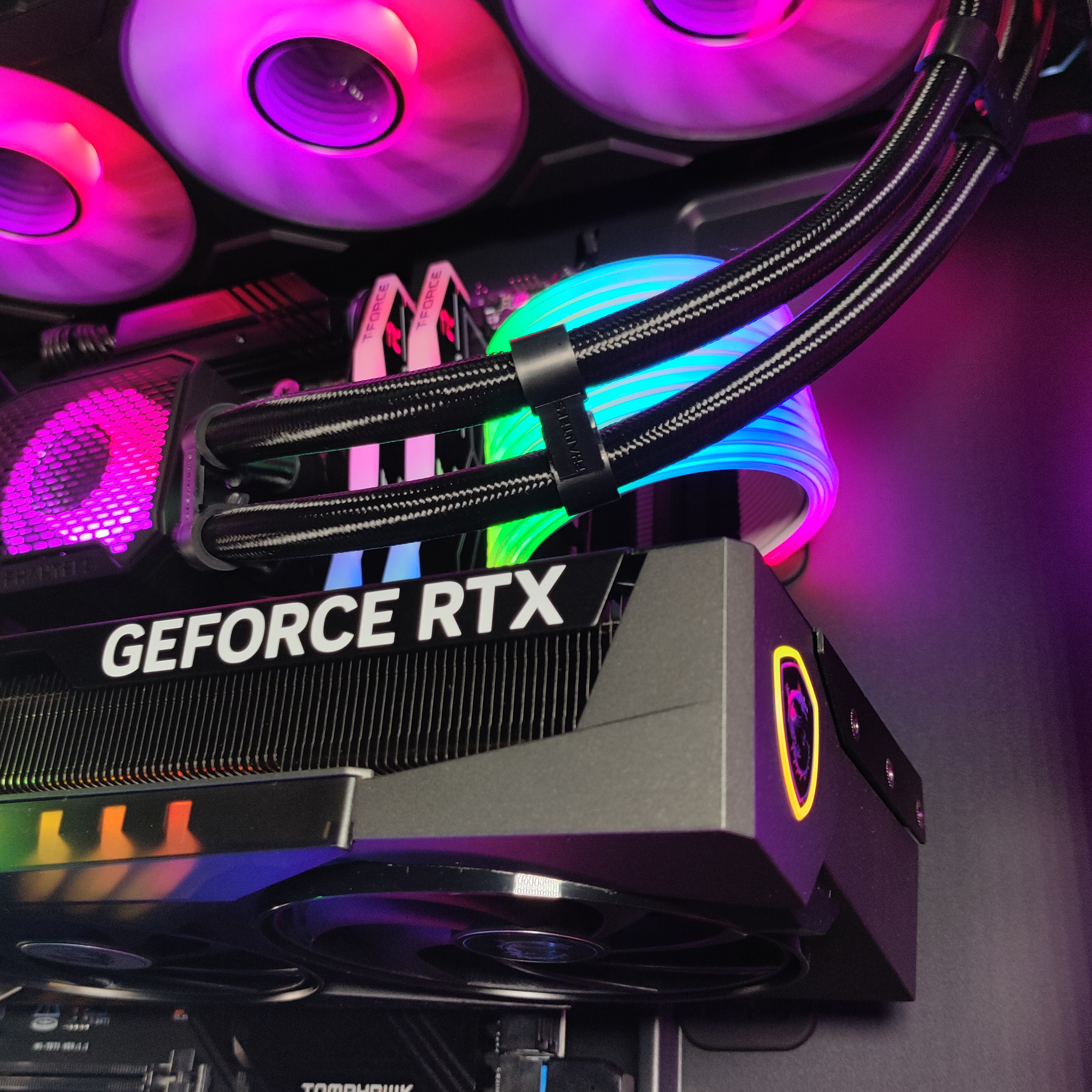 King Mod Systems - Computador King Mod Gamer-PC Ryzen 7 9700X 32GB DDR5 1TB RTX 5070 WiFi W11