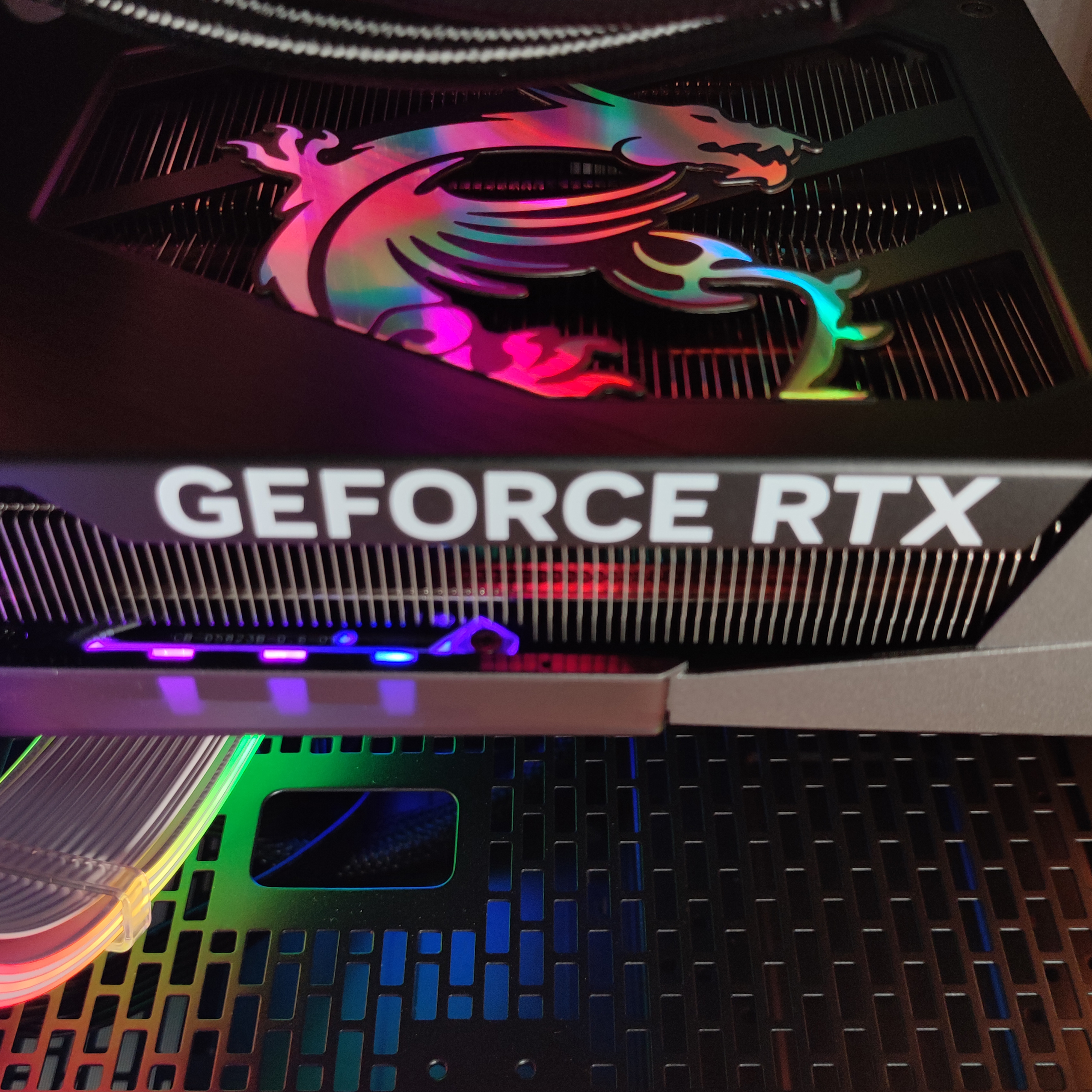 King Mod Systems - Computador King Mod Gamer-PC Ryzen 7 9700X 32GB DDR5 1TB RTX 5070 WiFi W11