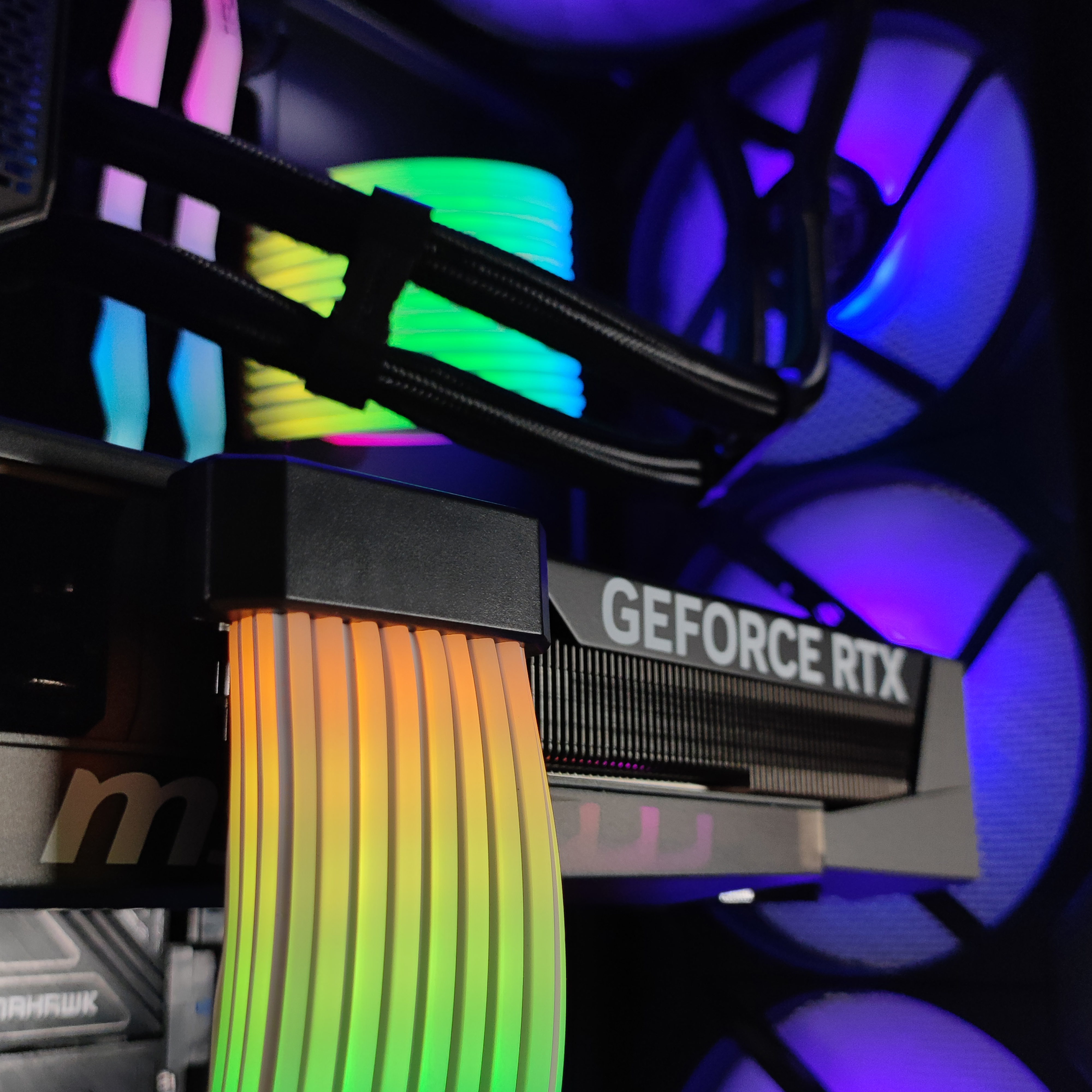 King Mod Systems - Computador King Mod Gamer-PC Ryzen 7 9700X 32GB DDR5 1TB RTX 5070 WiFi W11