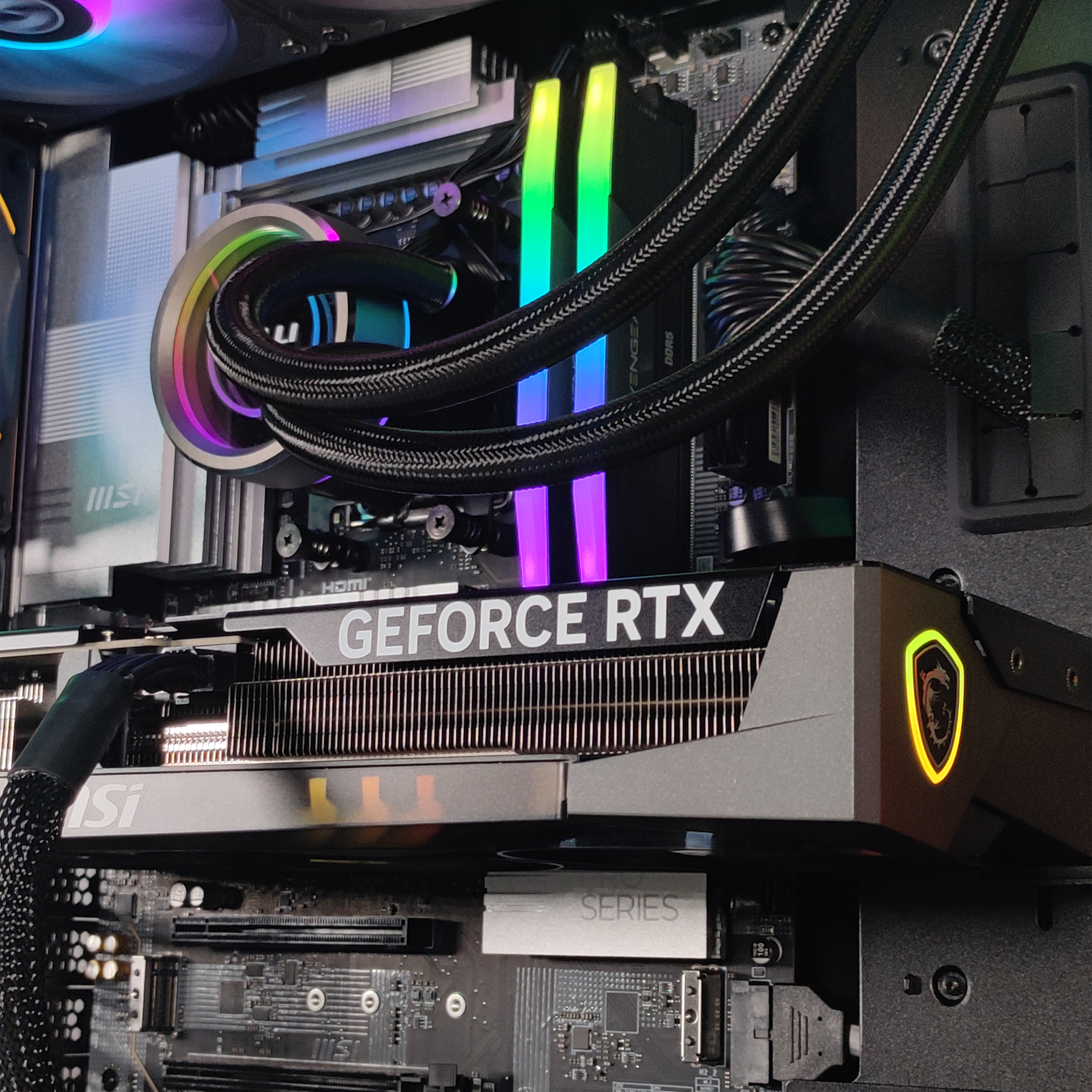 King Mod Systems - Computador King Mod Gamer-PC Ryzen 7 9800X3D 32GB DDR5 2TB RTX 5080 WiFi W11