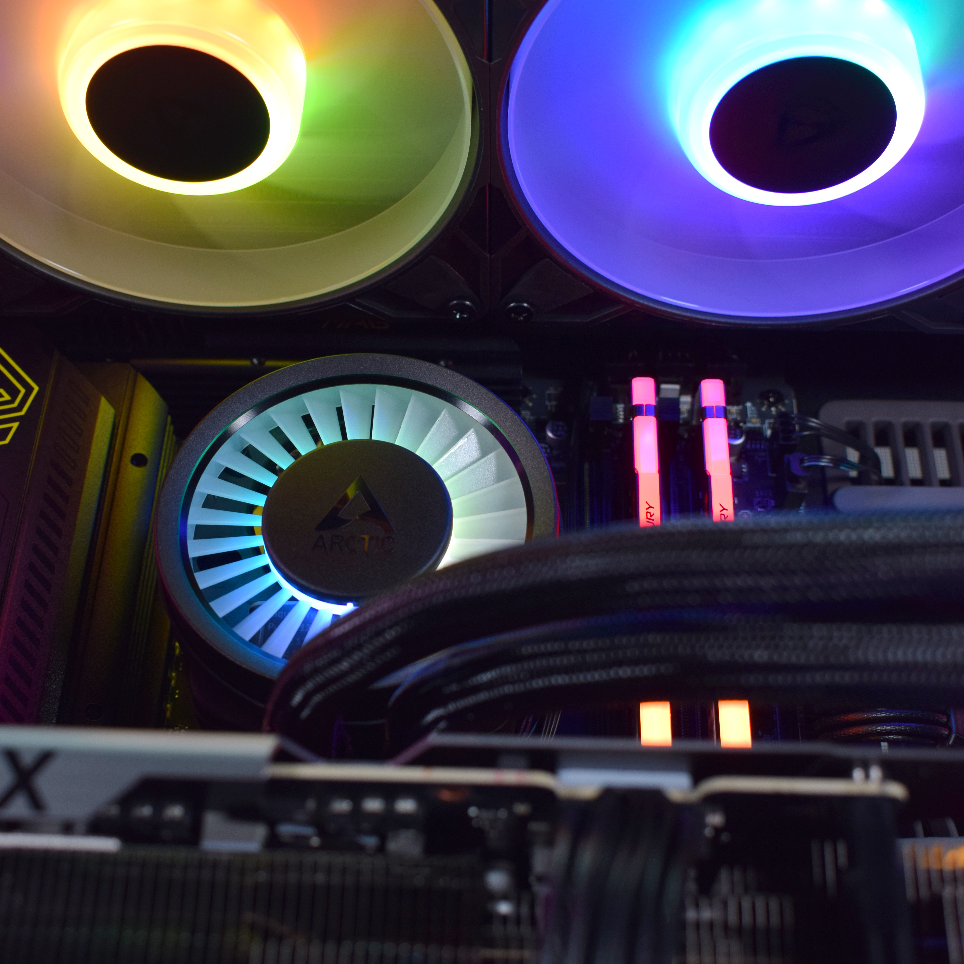 King Mod Systems - Computador King Mod Gamer-PC HAVN Ryzen 7 9850X3D 64GB DDR5 2TB RTX 5090 WiFi W11