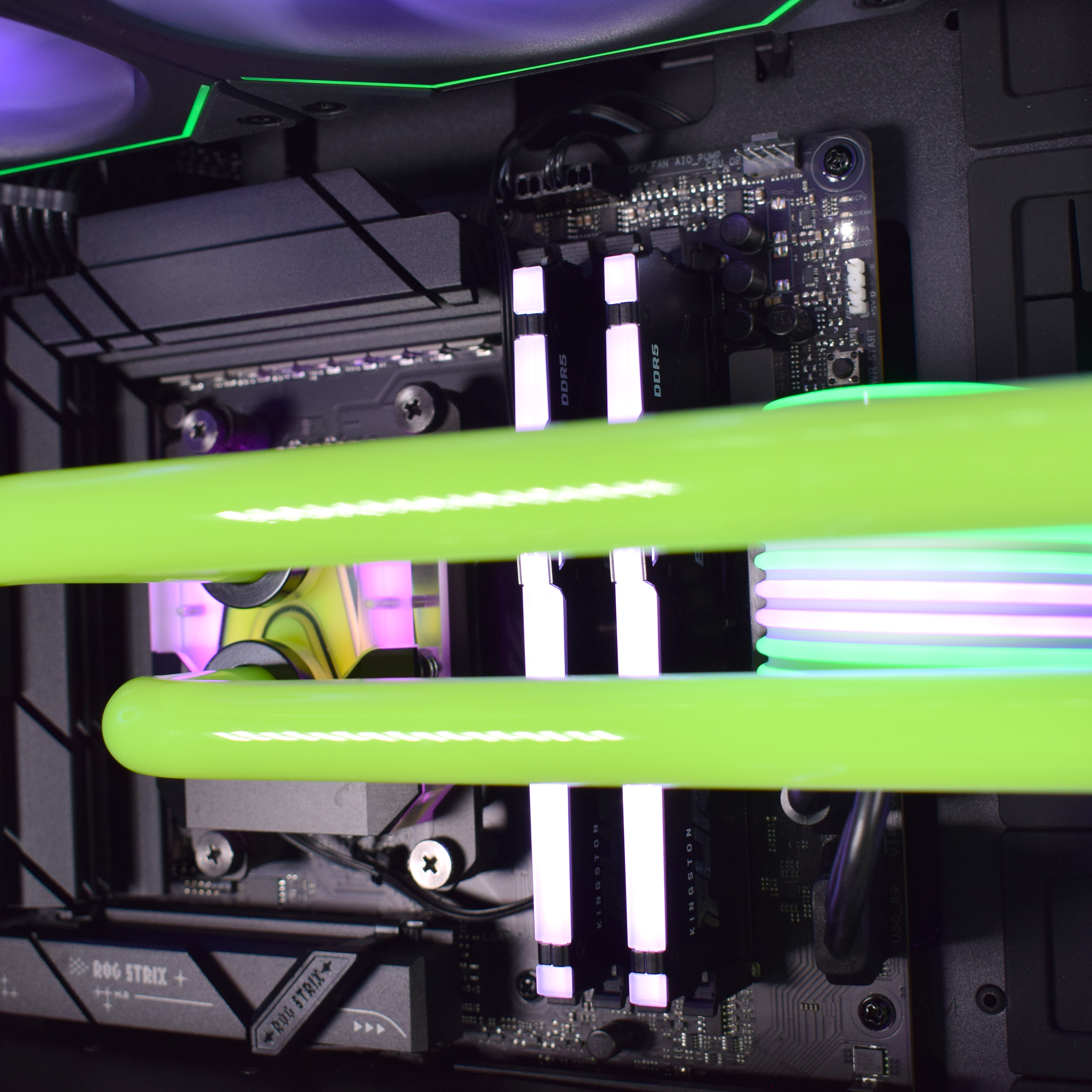 King Mod Systems - Computador King Mod Liquid-PC Ryzen 7 9850X3D 64GB DDR5 2TB RTX 5080 WiFi W11 V3