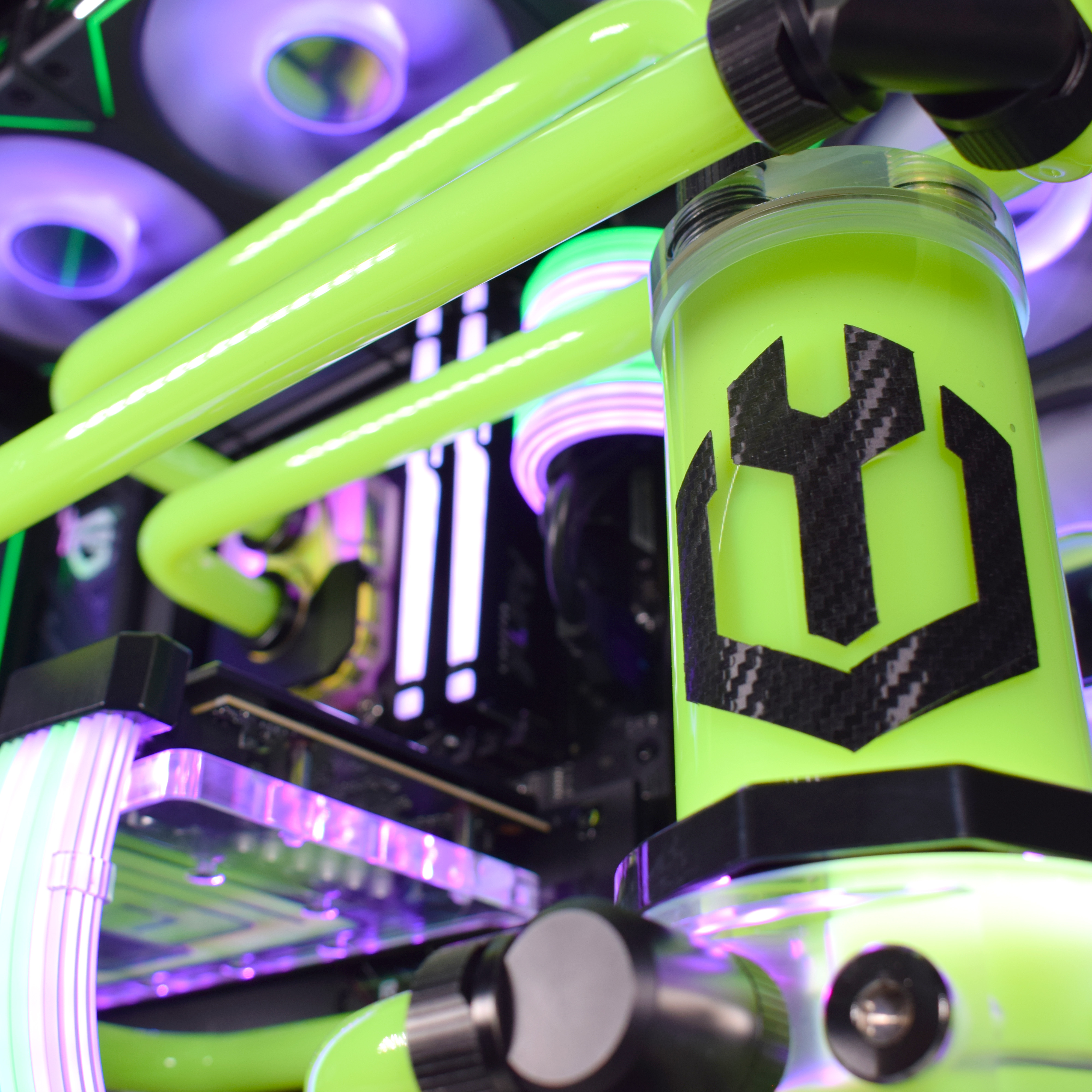 King Mod Systems - Computador King Mod Liquid-PC Ryzen 7 9850X3D 64GB DDR5 2TB RTX 5080 WiFi W11 V3