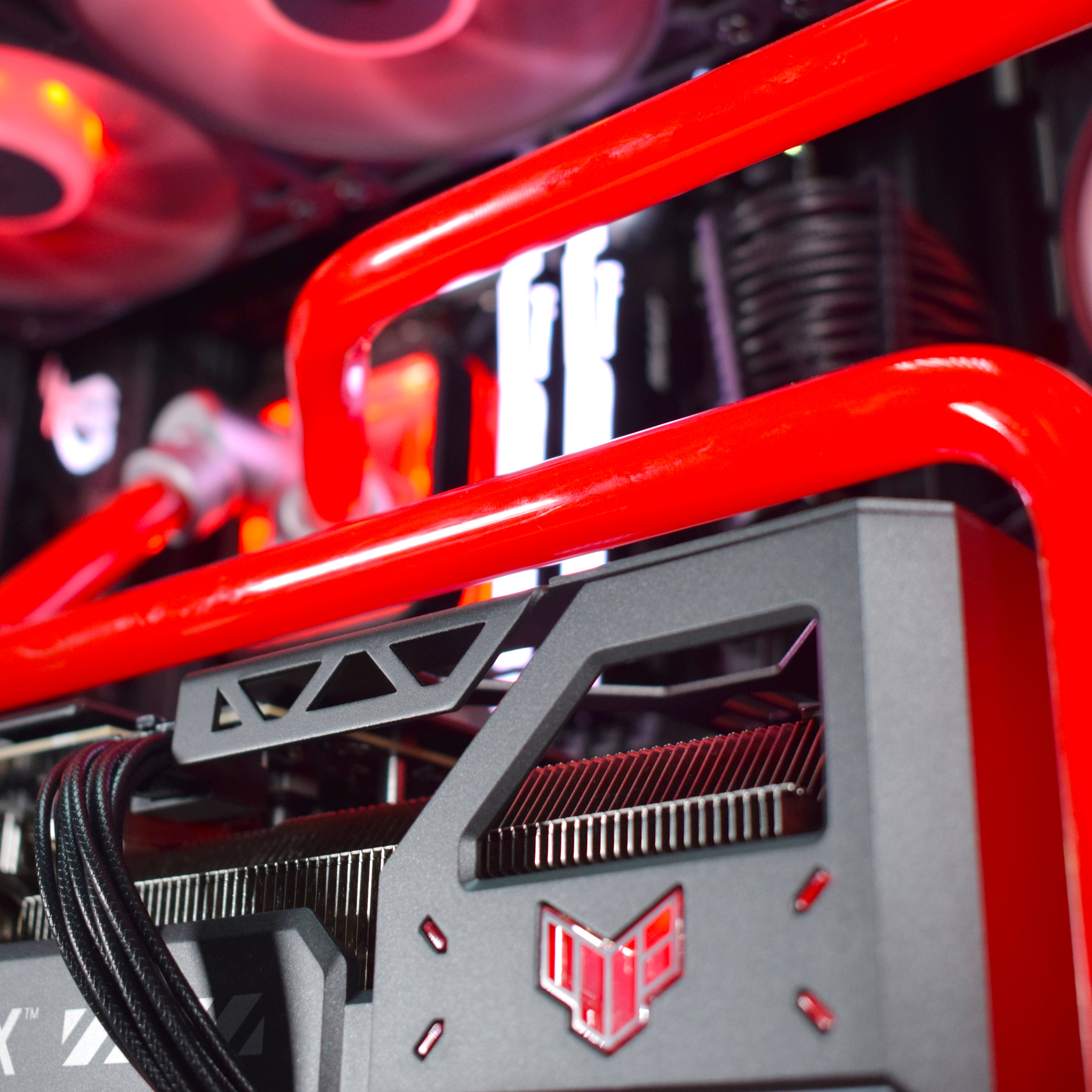 King Mod Systems - Computador King Mod Liquid-PC Ryzen 7 9800X3D 64GB DDR5 2TB RTX 5090 WiFi W11