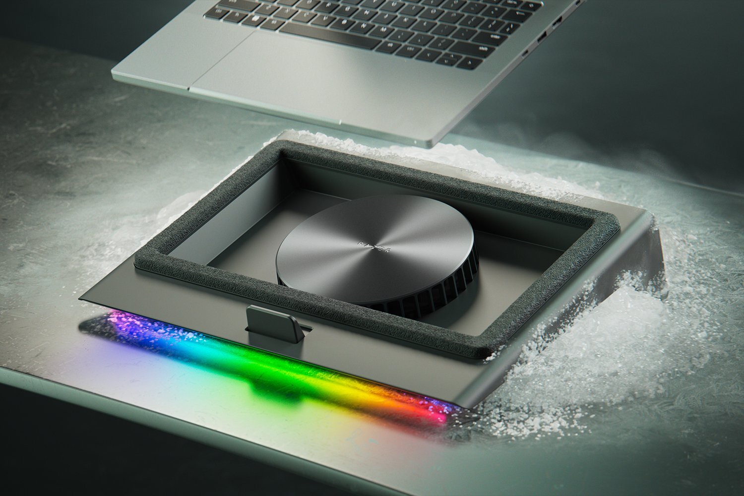 Razer - Cooler de Portátil Razer Pad RGB 14"-18"