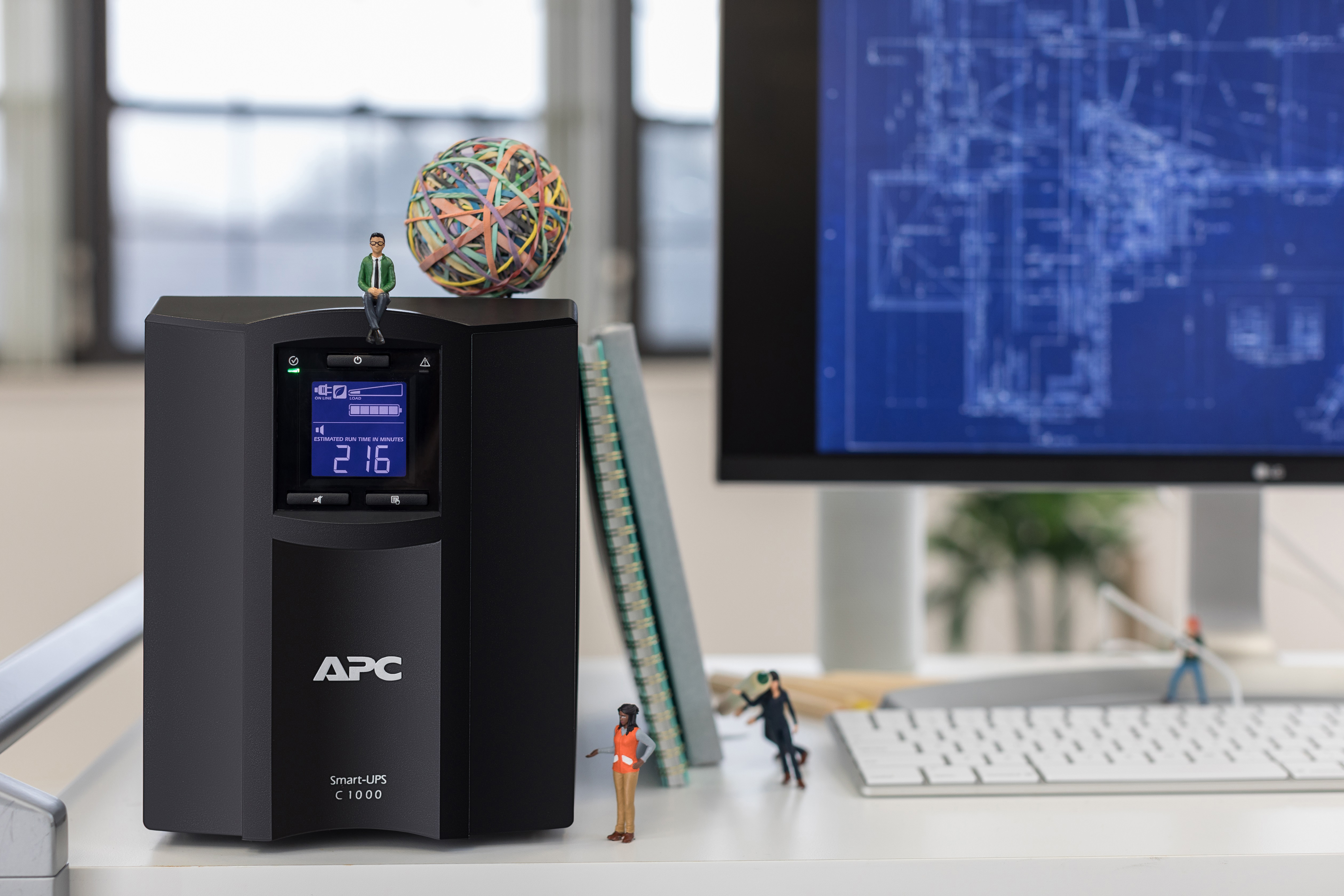 APC - UPS APC Smart-UPS C 1000VA LCD 230V com SmartConnect