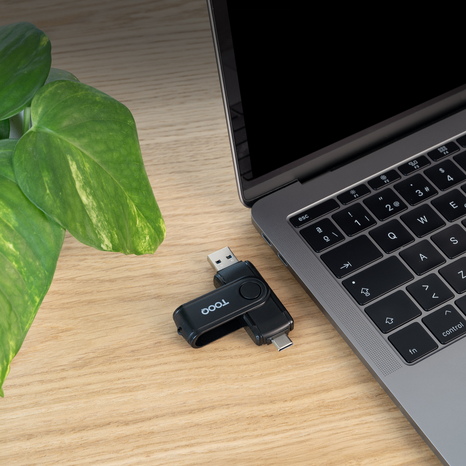 Tooq - Leitor de Cartões Tooq USB-C 2.0+USB-A 3.0, SD/TF, Preto