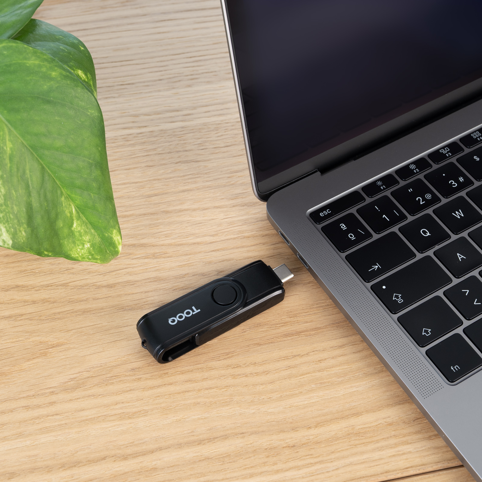 Tooq - Leitor de Cartões Tooq USB-C 2.0+USB-A 3.0, SD/TF, Preto