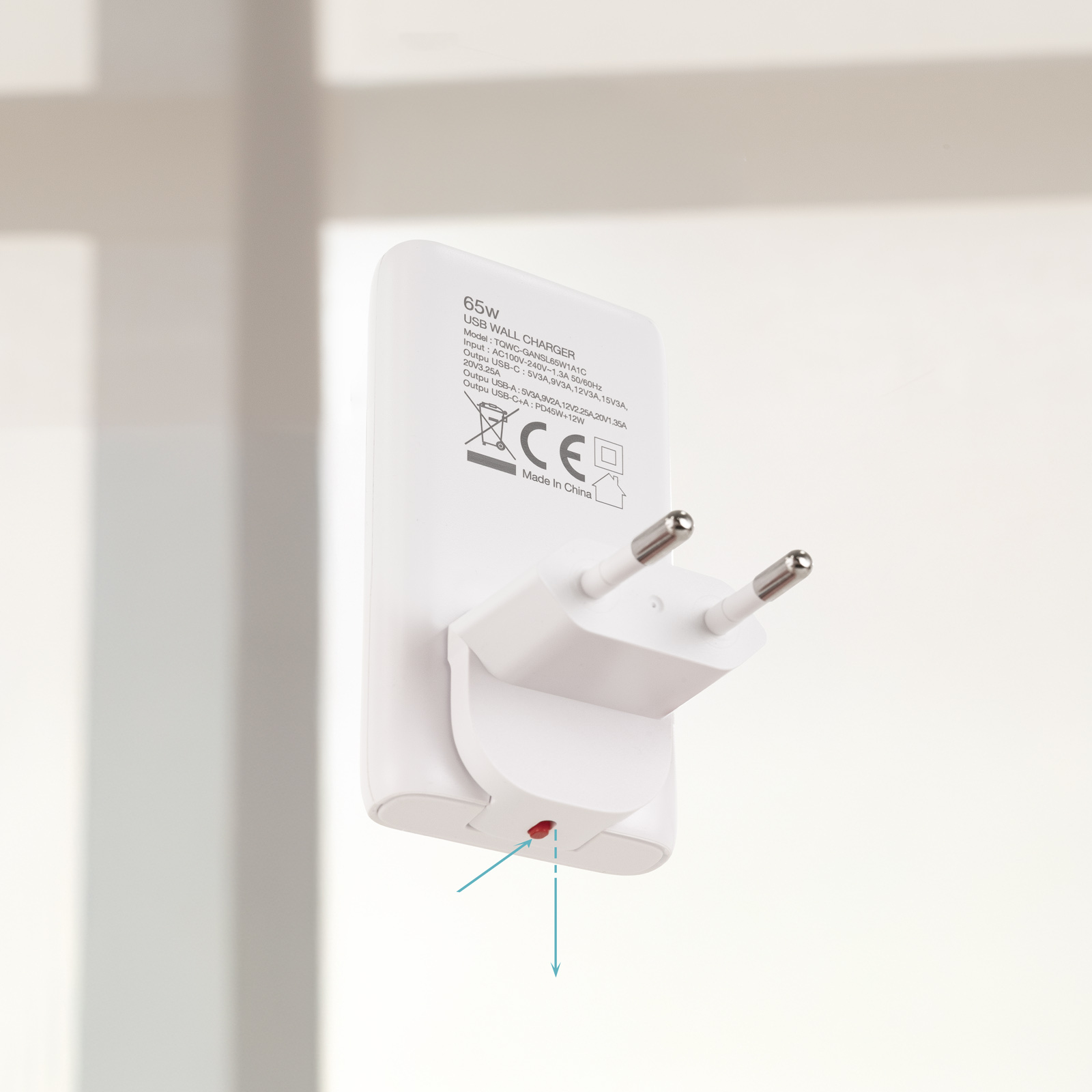 Tooq - Carregador Tooq GaN USB-C/PD+USB-A/QC 65W, Branco