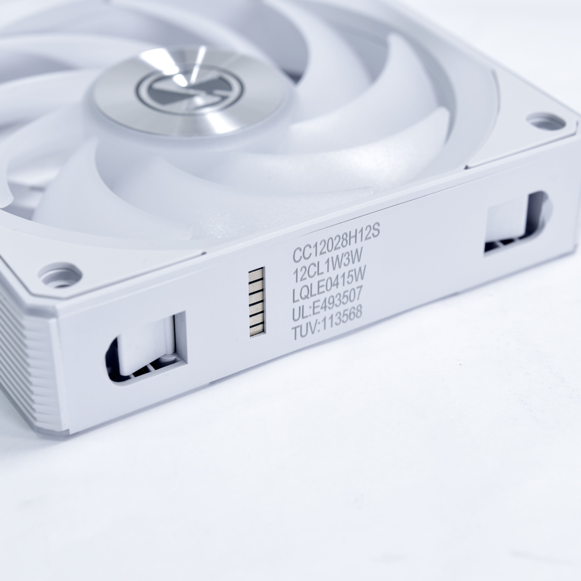 Lian Li - Ventoinha Lian Li UNI FAN CL120 Wireless RGB PWM Branco 120mm (Pack 3)