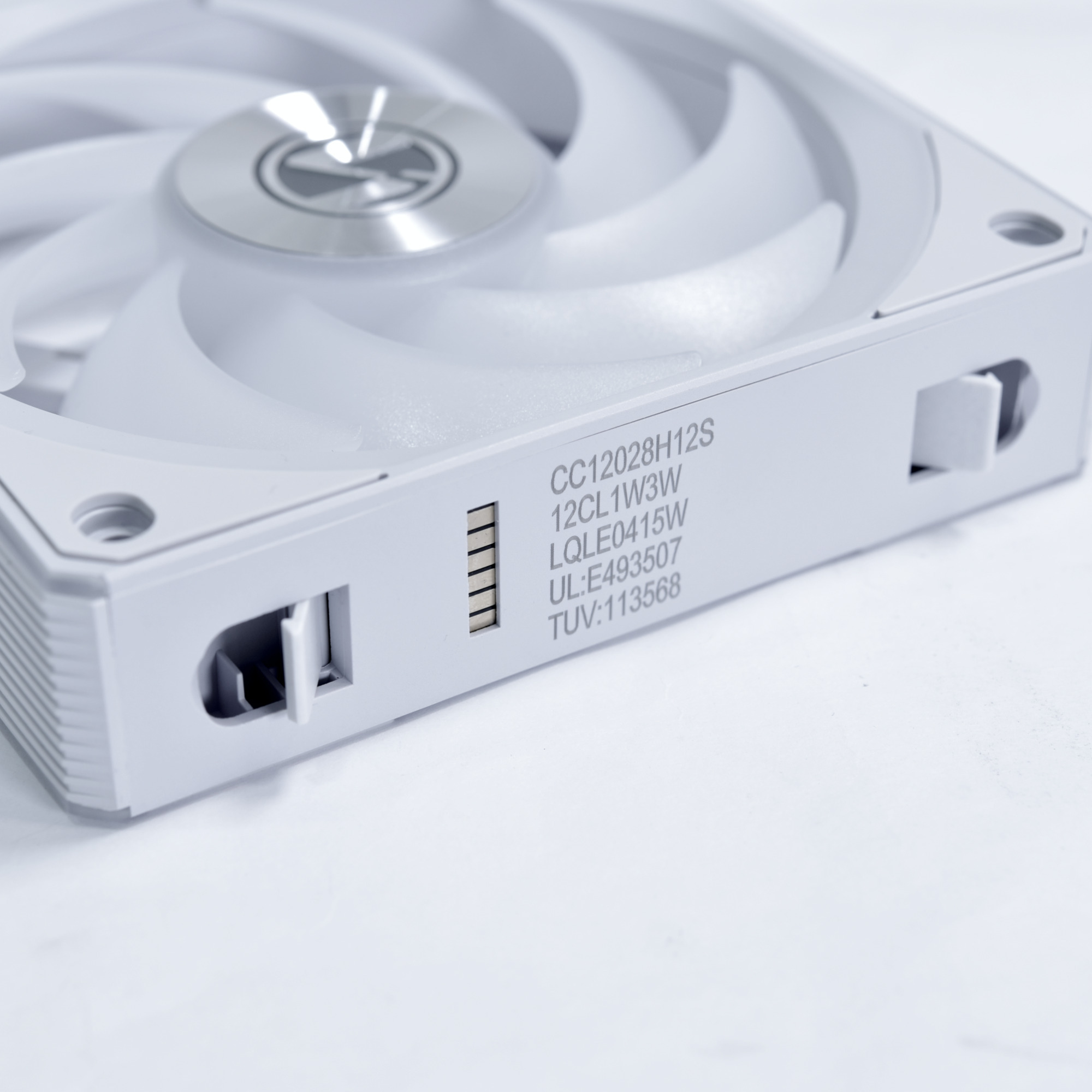 Lian Li - Ventoinha Lian Li UNI FAN CL120 Wireless RGB PWM Branco 120mm (Pack 3)