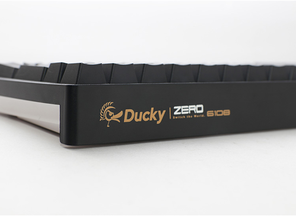 Ducky - Teclado Mecânico Ducky Zero 6108 100% Classic Black RGB Wireless MX2A-Brown (PT)