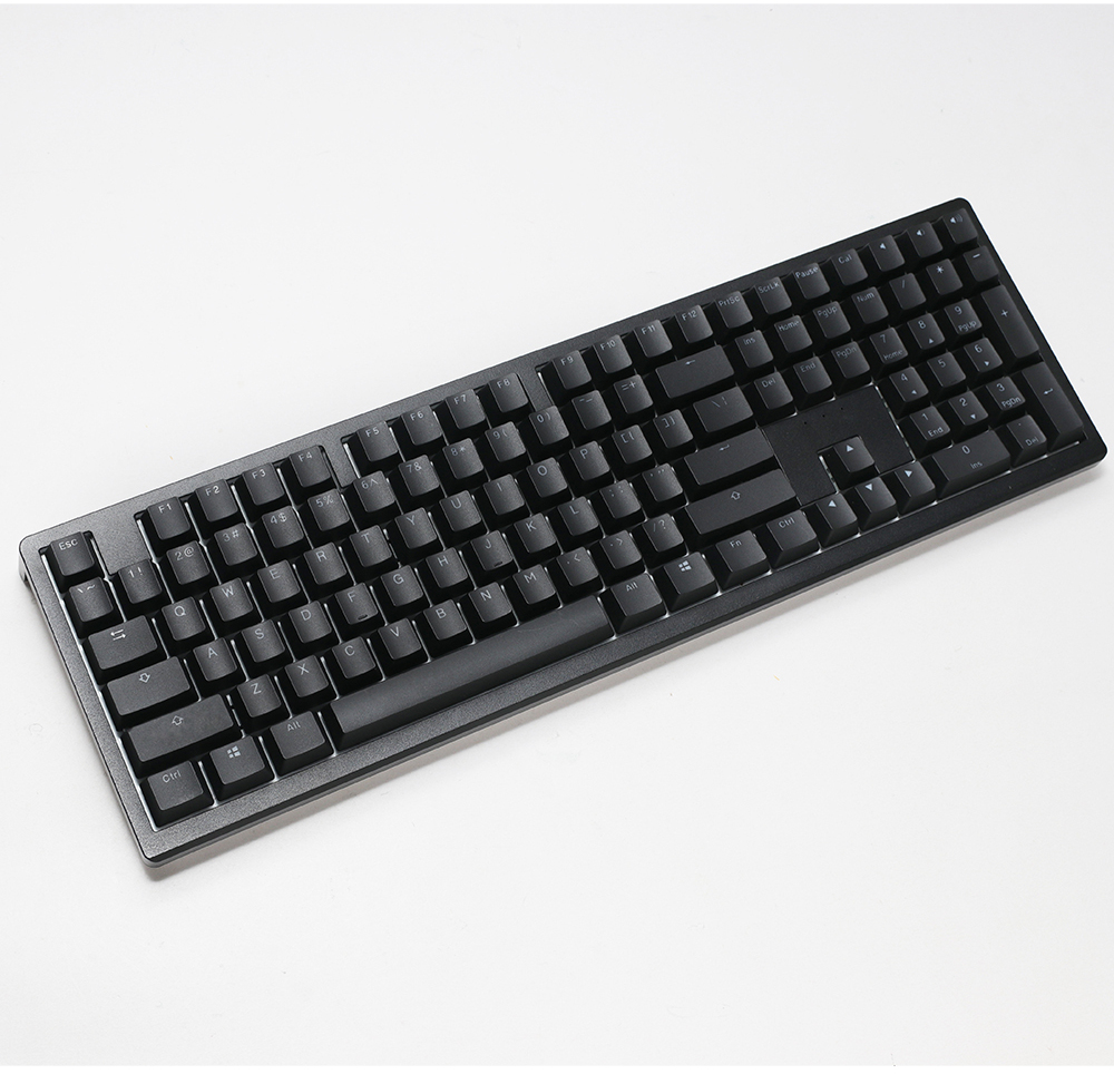 Ducky - Teclado Mecânico Ducky Zero 6108 100% Classic Black RGB Wireless MX2A-Brown (PT)