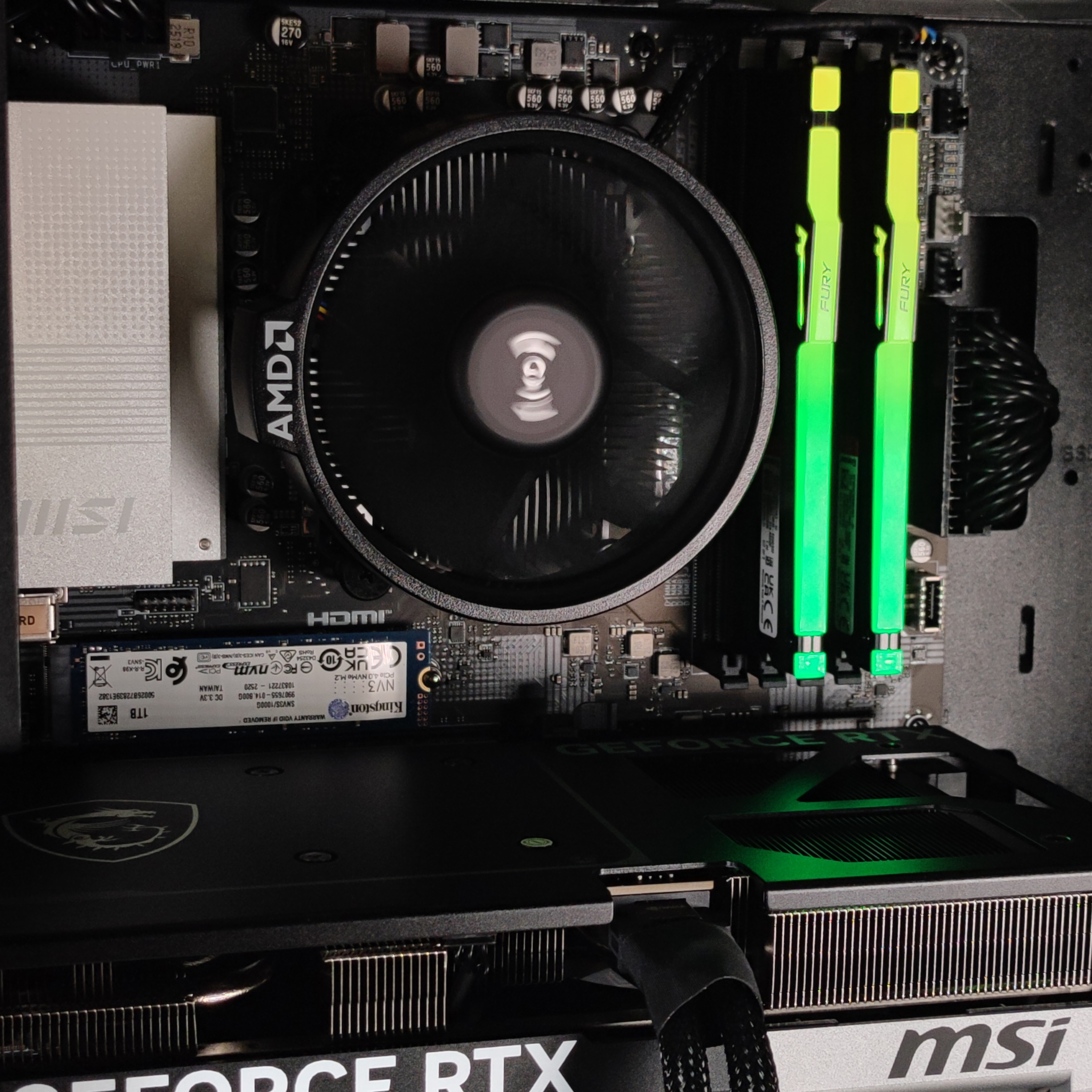 AURA PC - Computador AURA Gamer-PC TEAM 7 EDITION Ryzen 5 7500F 32GB DDR5 1TB RTX 5070 WiFi W11