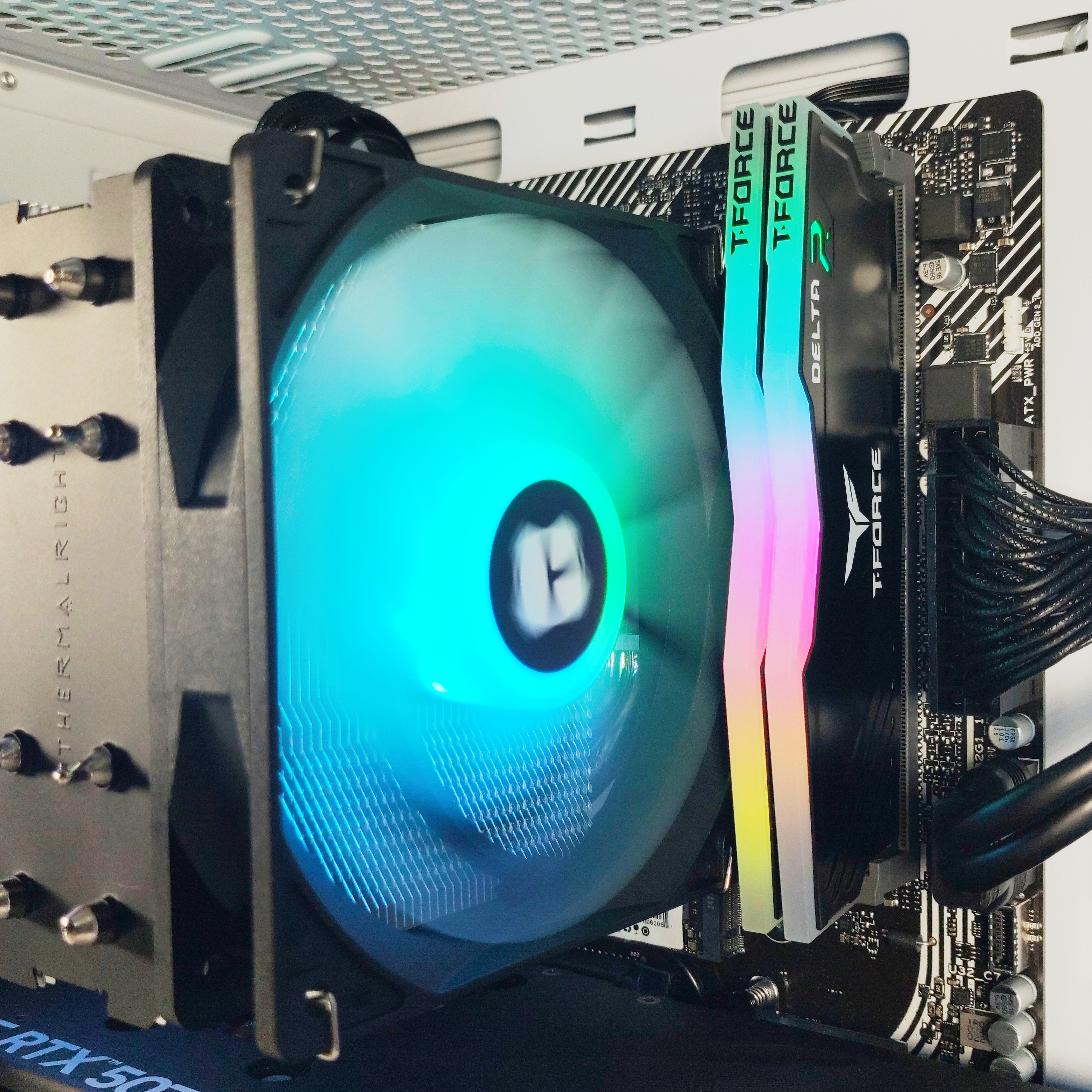 AURA PC - Computador AURA Gamer-PC Ryzen 7 5700X3D 32GB DDR4 1TB RTX 5070 WiFi W11
