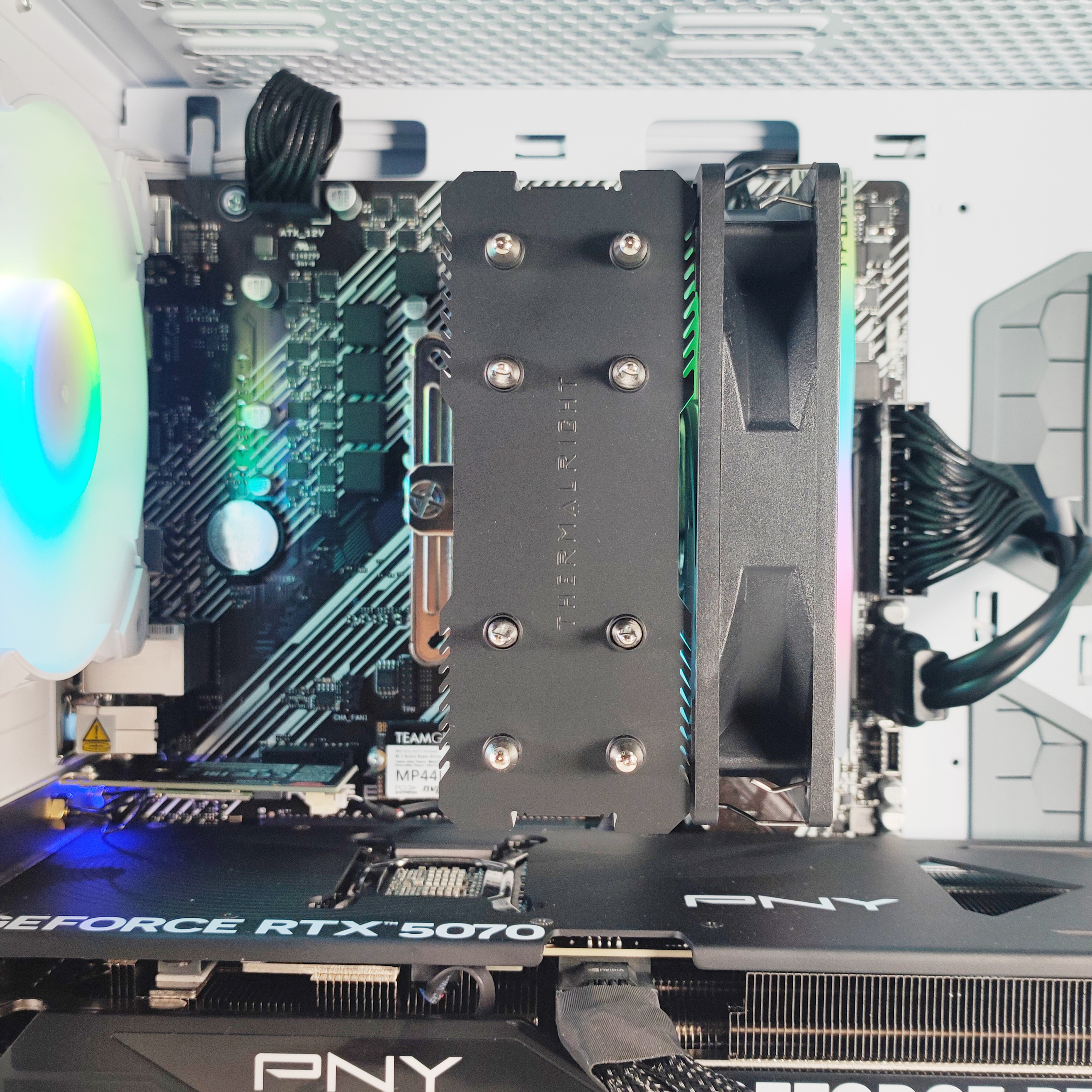AURA PC - Computador AURA Gamer-PC Ryzen 7 5700X3D 32GB DDR4 1TB RTX 5070 WiFi W11