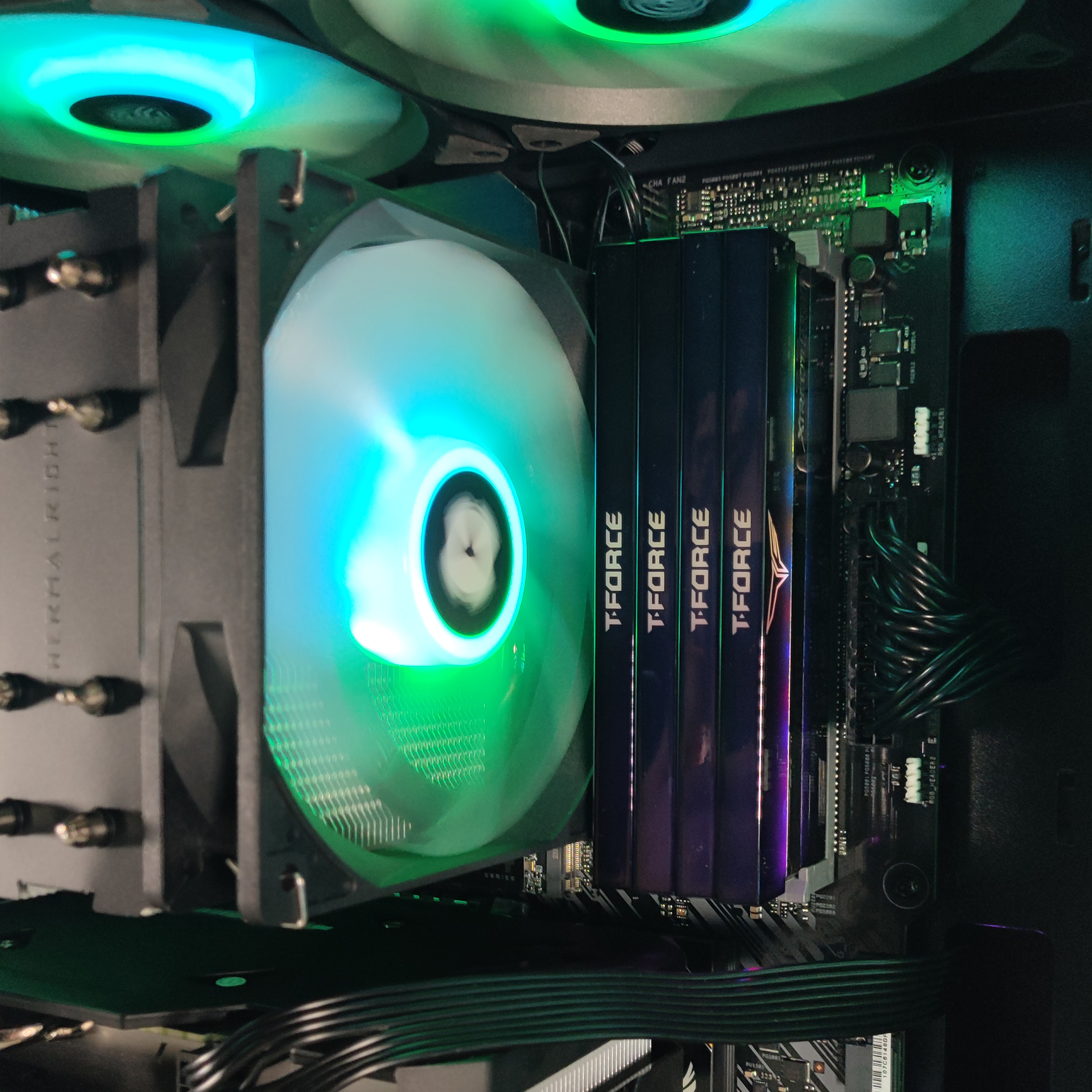 AURA PC - Computador AURA Limited-PC Ryzen 7 5700X3D 32GB DDR4 1TB RTX 4060 Ti WiFi W11