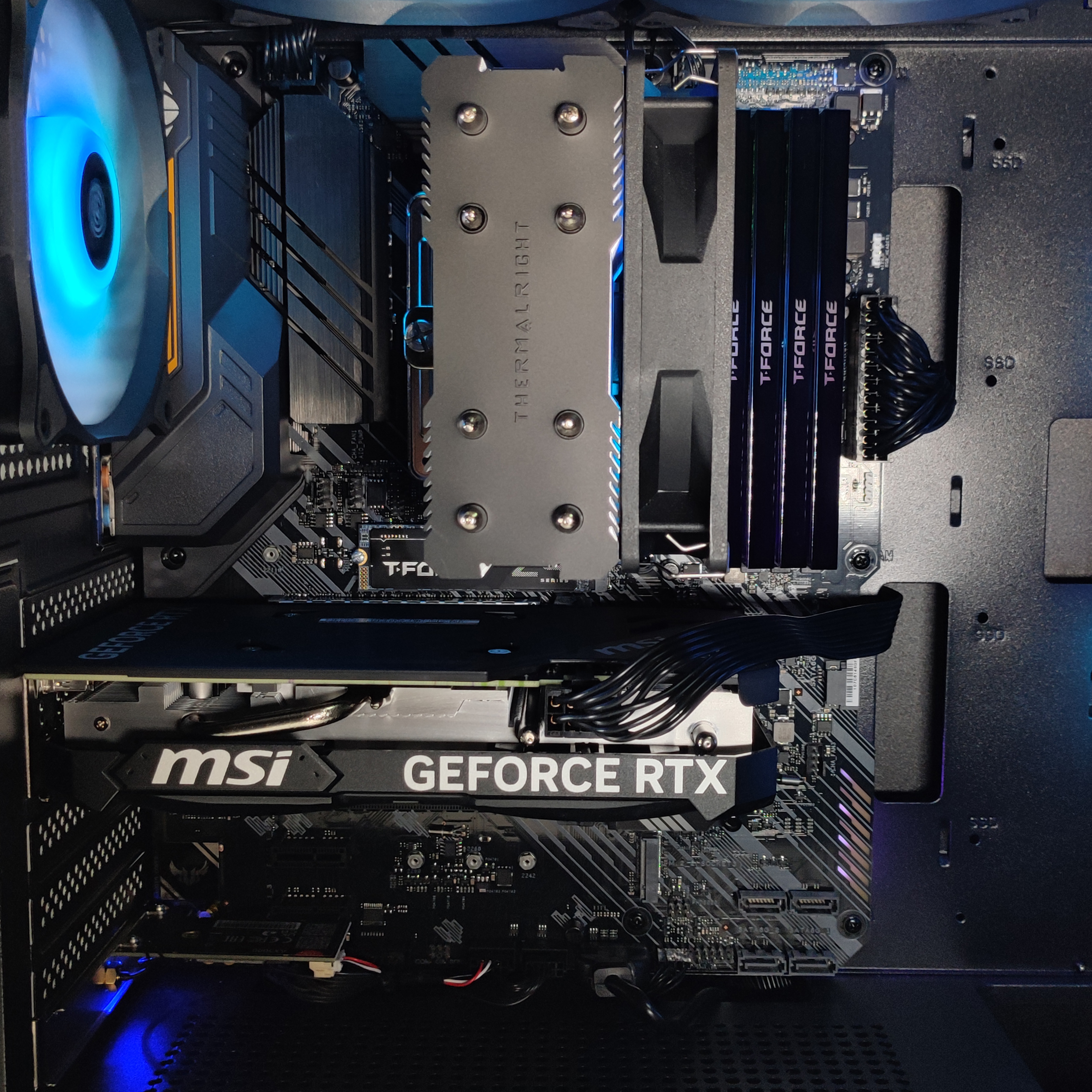 AURA PC - Computador AURA Limited-PC Ryzen 7 5700X3D 32GB DDR4 1TB RTX 4060 Ti WiFi W11