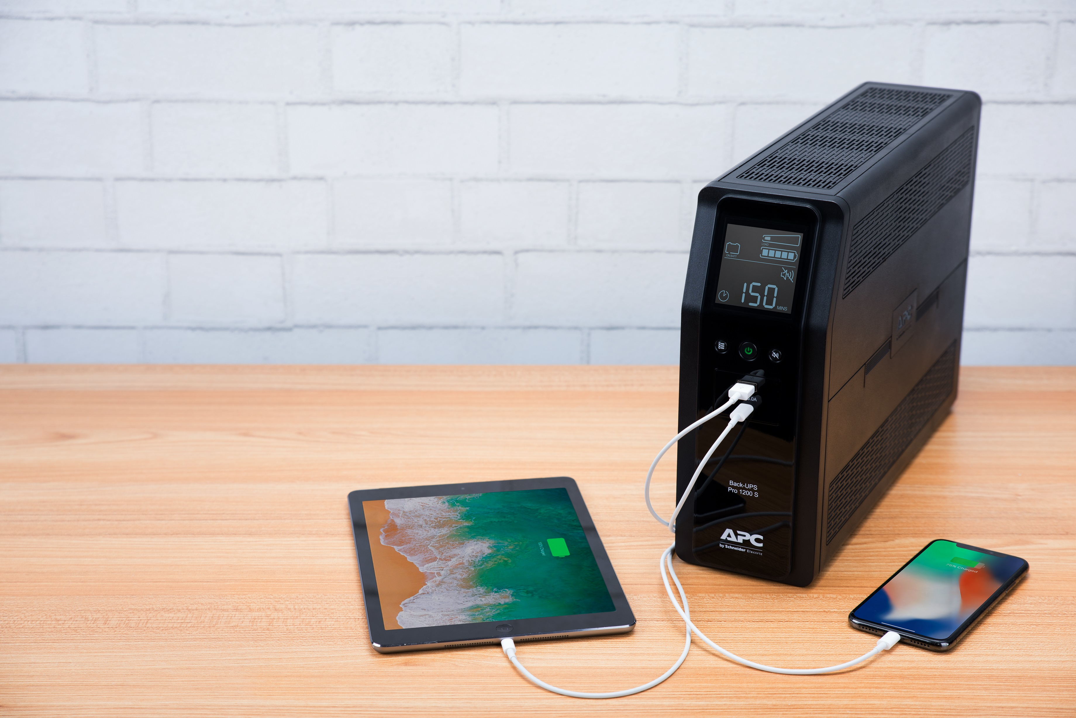  - UPS APC Back-UPS Pro BR 1200VA Sinewave 8 Tomadas AVR LCD