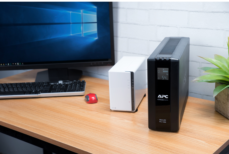 APC - UPS APC Back-UPS Pro BR 1300VA 8 Tomadas AVR Interface LCD