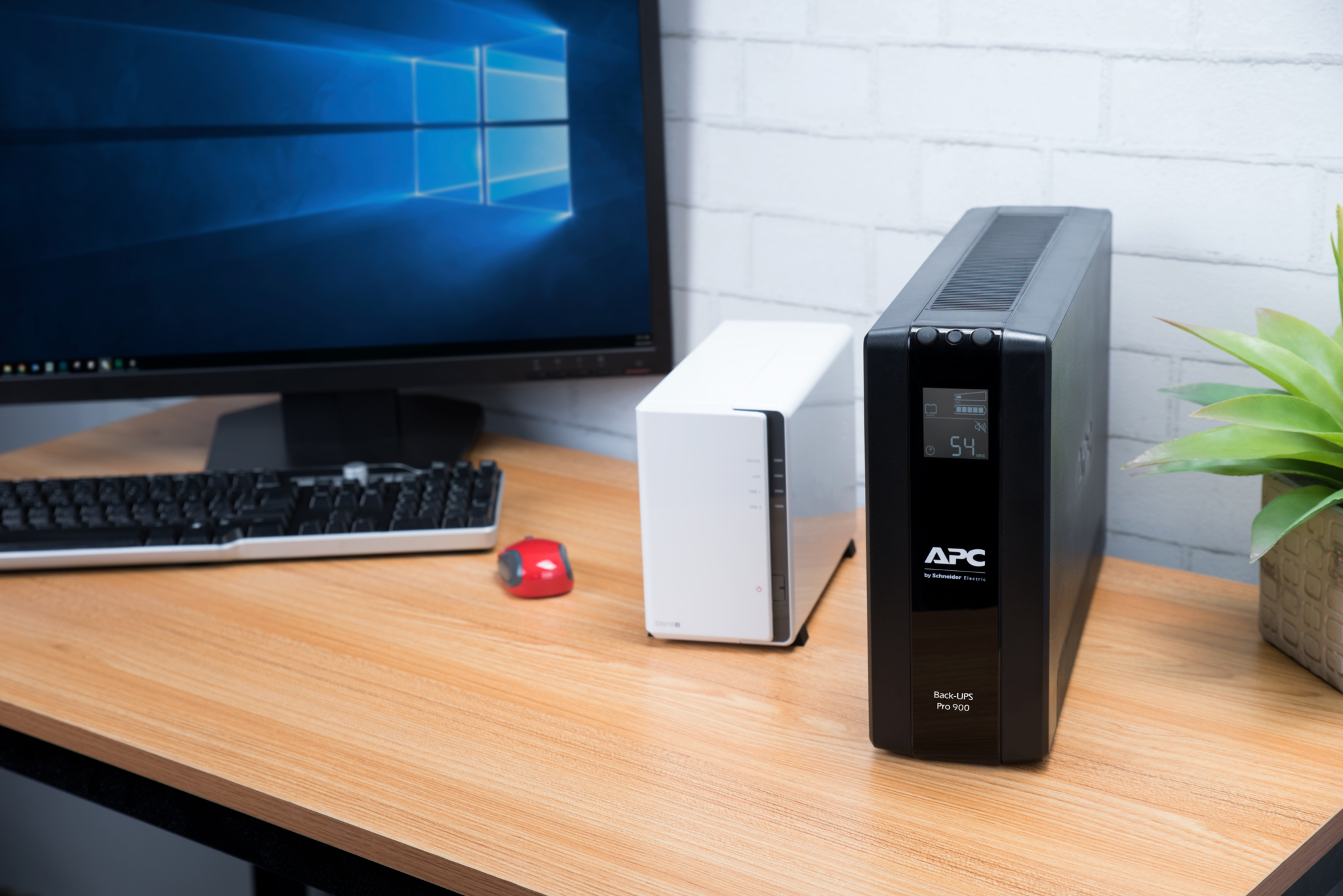 APC - UPS APC Back-UPS Pro BR 900VA 6 Tomadas AVR Interface LCD