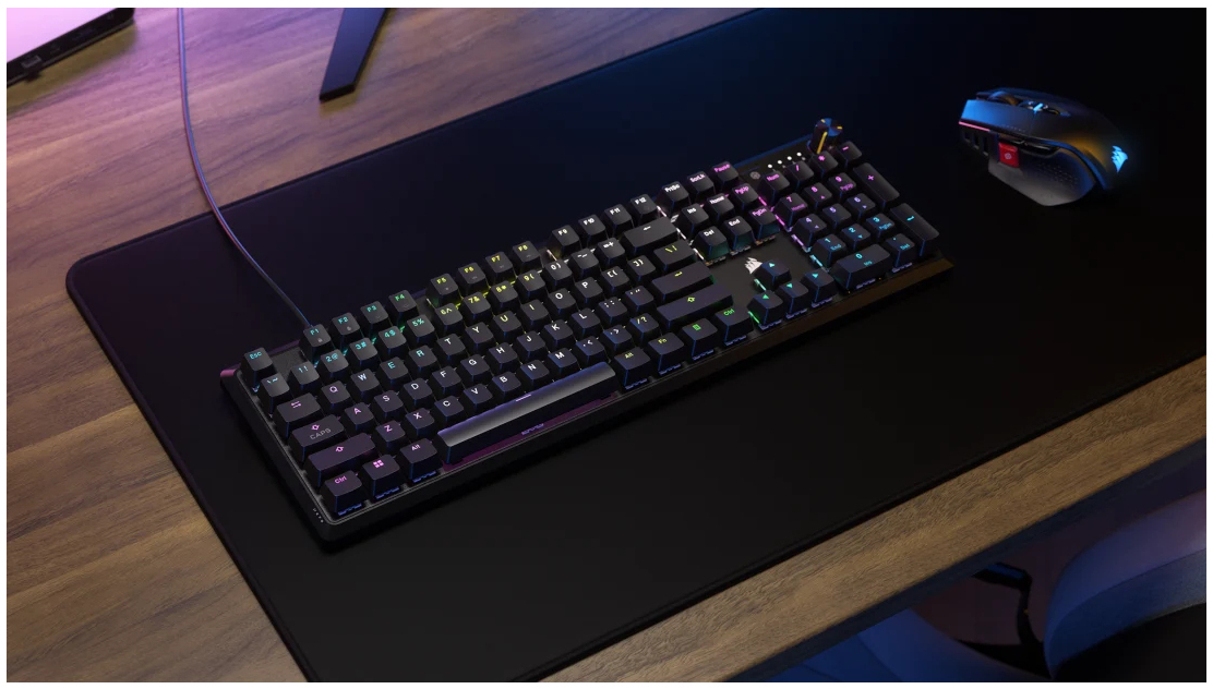 Corsair - Teclado Mecânico Corsair K70 Core RGB Switches MLX Red Preto (PT)