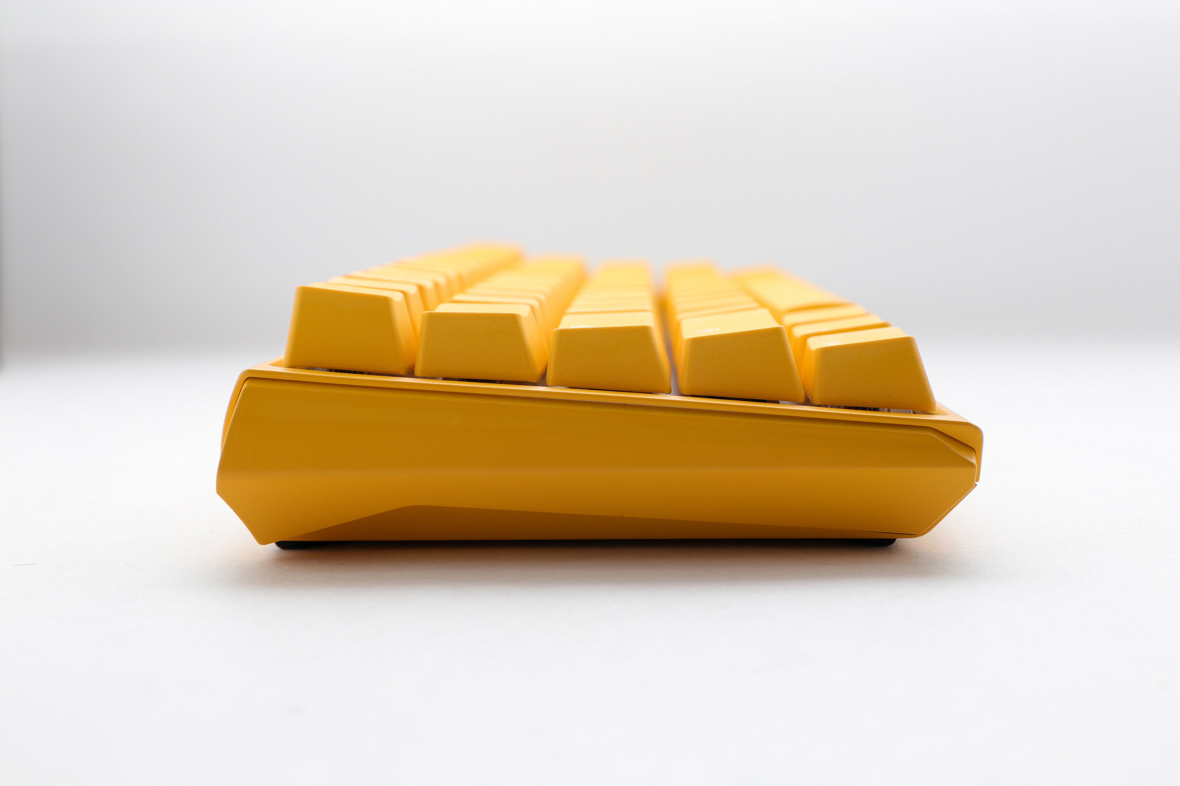 Teclado Ducky One 3 Yellow Ducky Mini 60%, Hot-swappable, MX-Brown, RGB, PBT - Mecânico (PT)