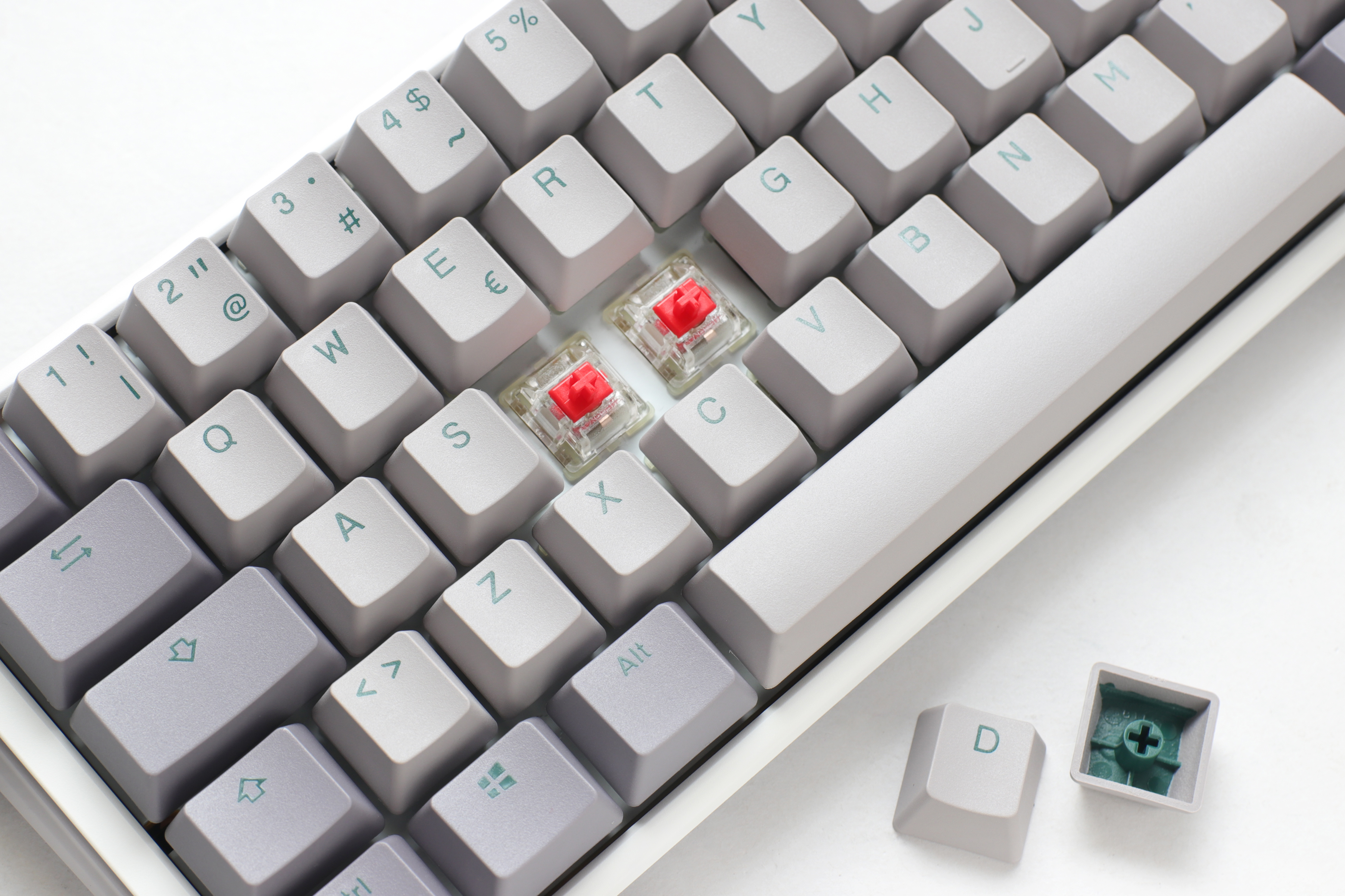Ducky - Teclado Ducky ONE 3 Mist Mini 60% Hot-swappable MX-Silent Red RGB PBT - Mecânico (ES)