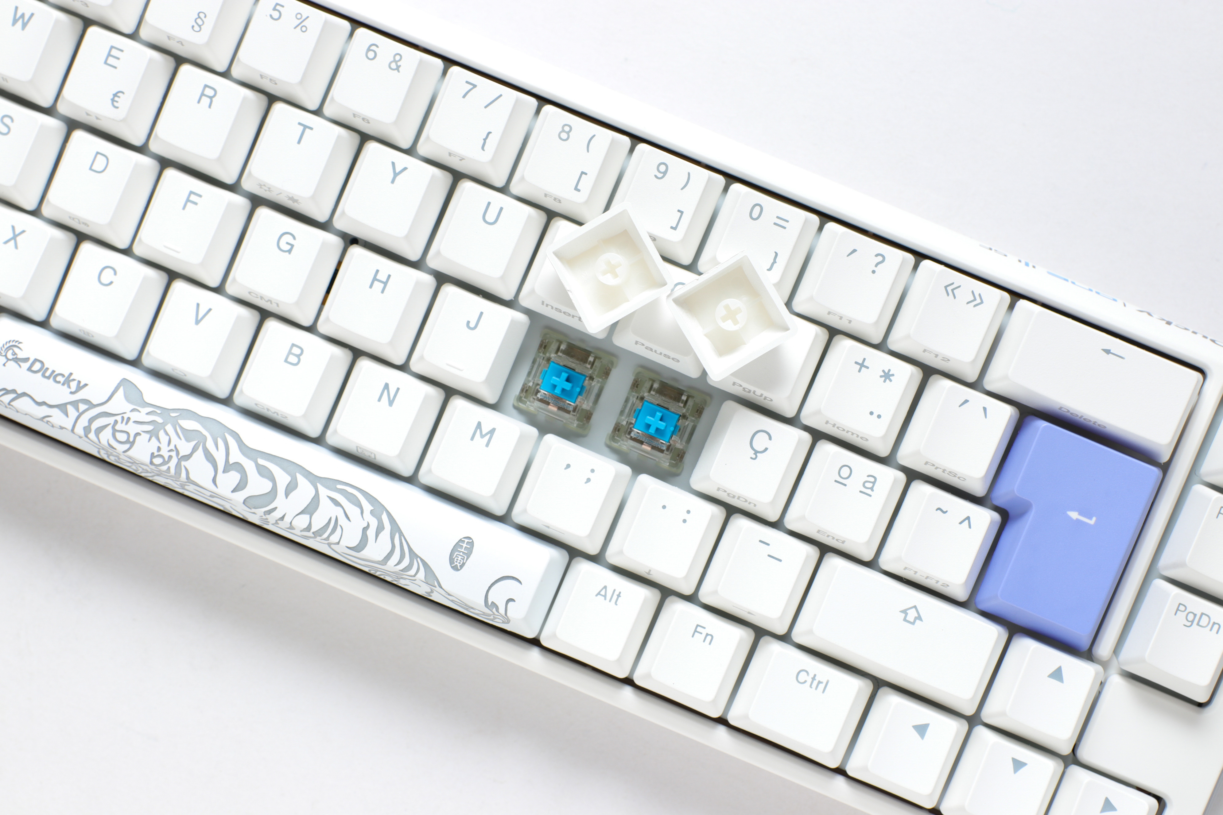 Ducky - Teclado Ducky ONE 3 Classic SF 65% Pure White, Hot-swappable, MX-Blue, RGB, PBT - Mecânico (PT)