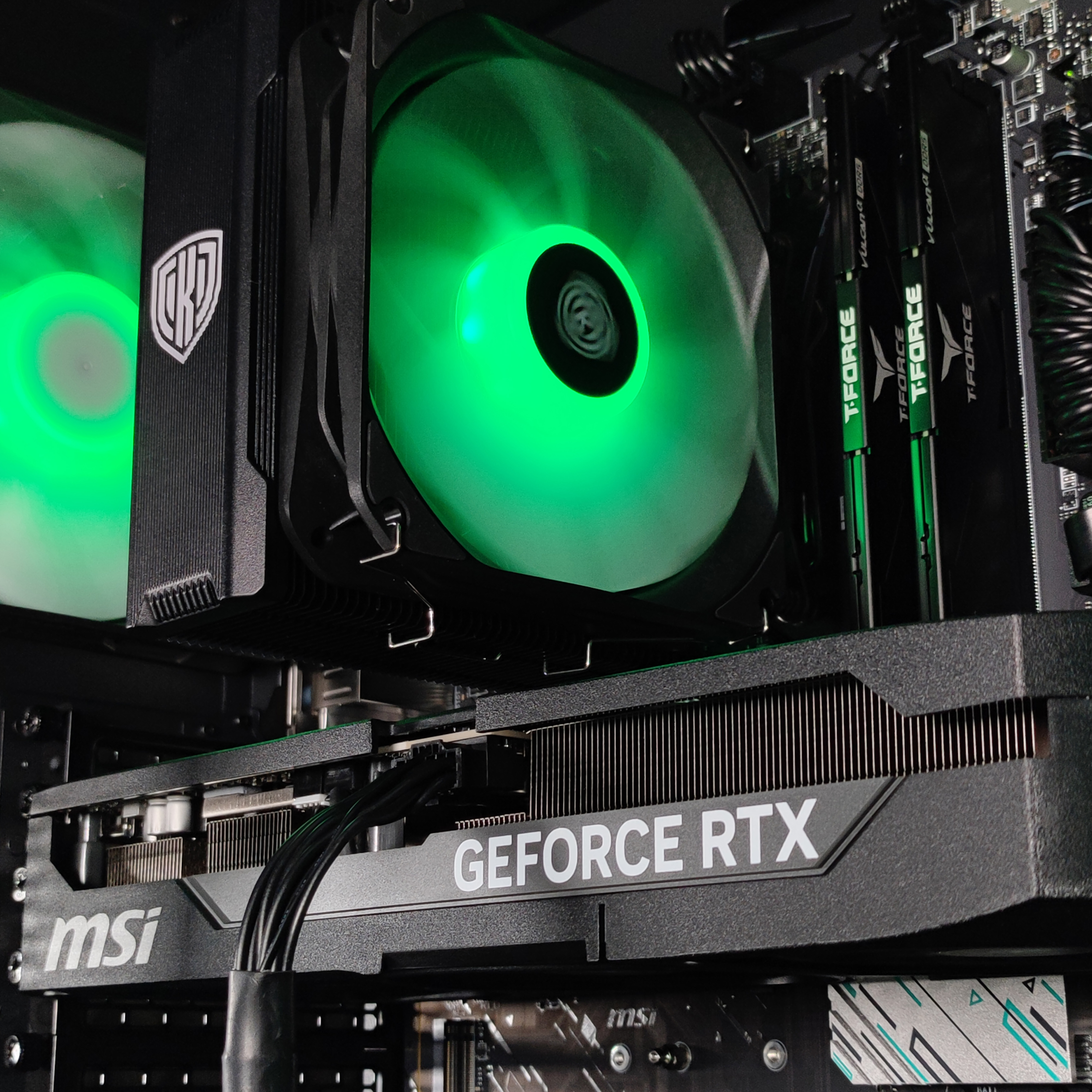 King Mod Systems - Computador King Mod Gamer-PC Mach 5G Ryzen 5 7600X3D 32GB DDR5 2TB RTX 5070 Ti WiFi W11