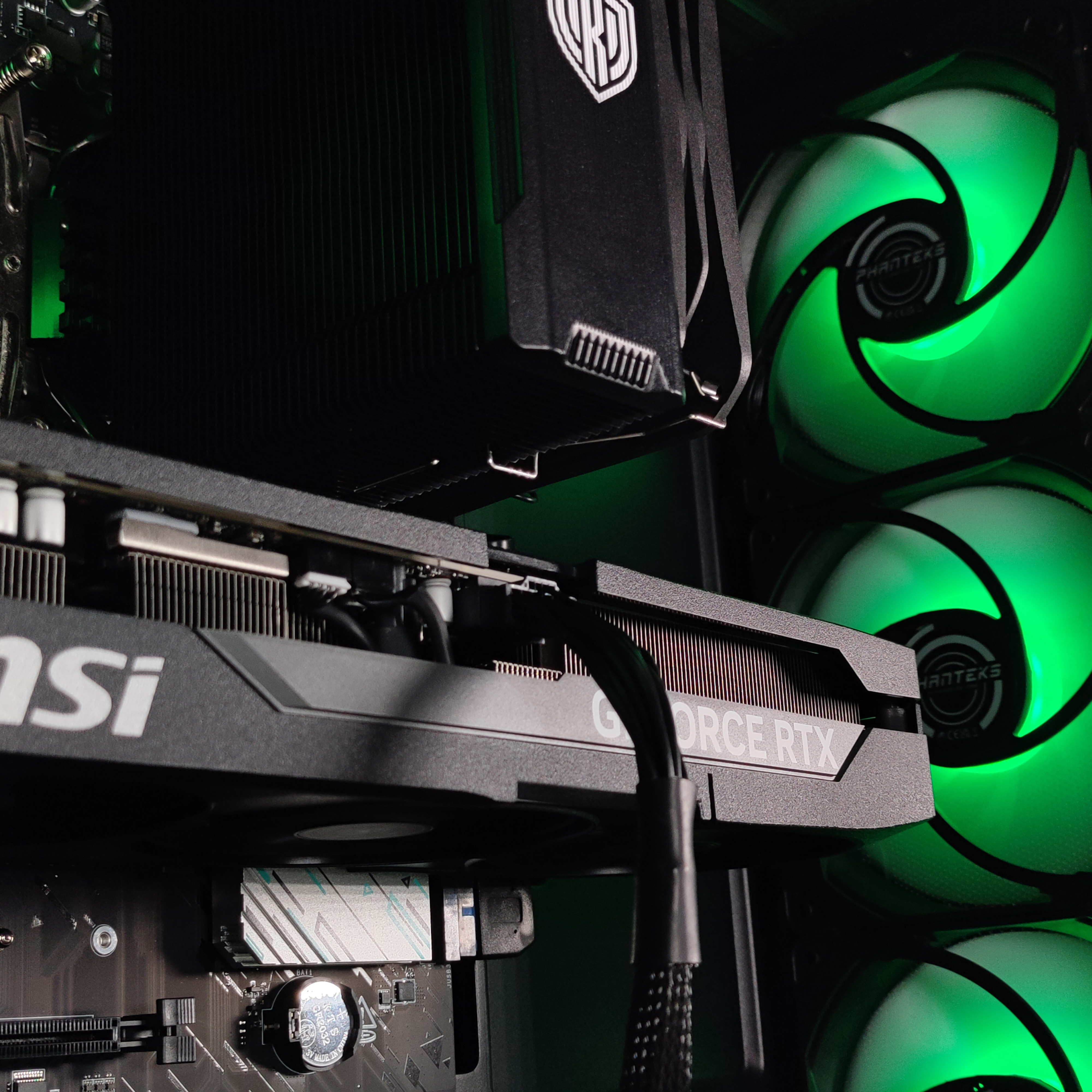 King Mod Systems - Computador King Mod Gamer-PC Mach 5G Ryzen 5 7600X3D 32GB DDR5 2TB RTX 5070 Ti WiFi W11