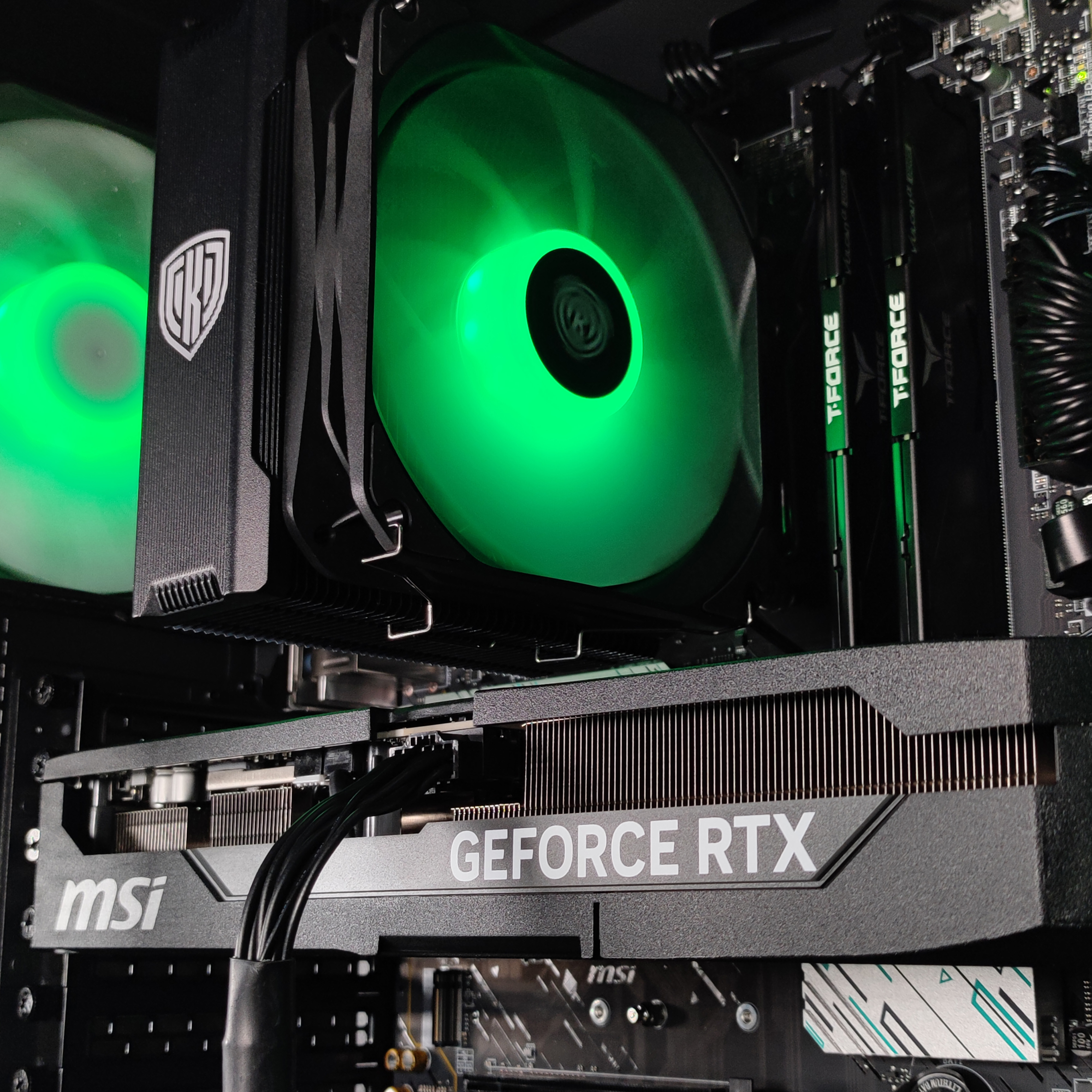 King Mod Systems - Computador King Mod Gamer-PC Mach 5G Ryzen 5 7600X3D 32GB DDR5 2TB RTX 5070 Ti WiFi W11