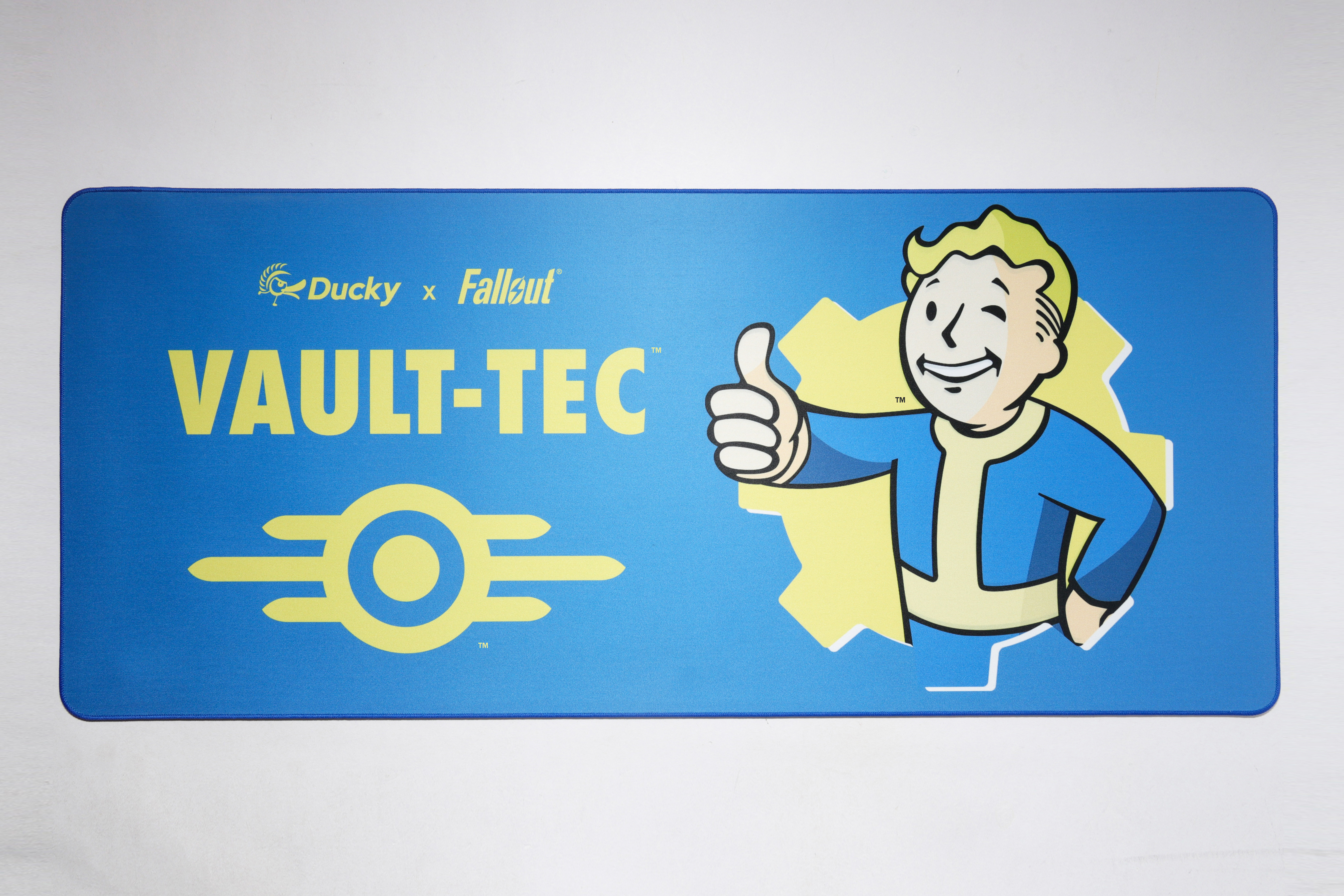 Ducky - Teclado Ducky One 3 x Fallout Vault-Tec Limited Edition MX-Speed Silver + Tapete (US)