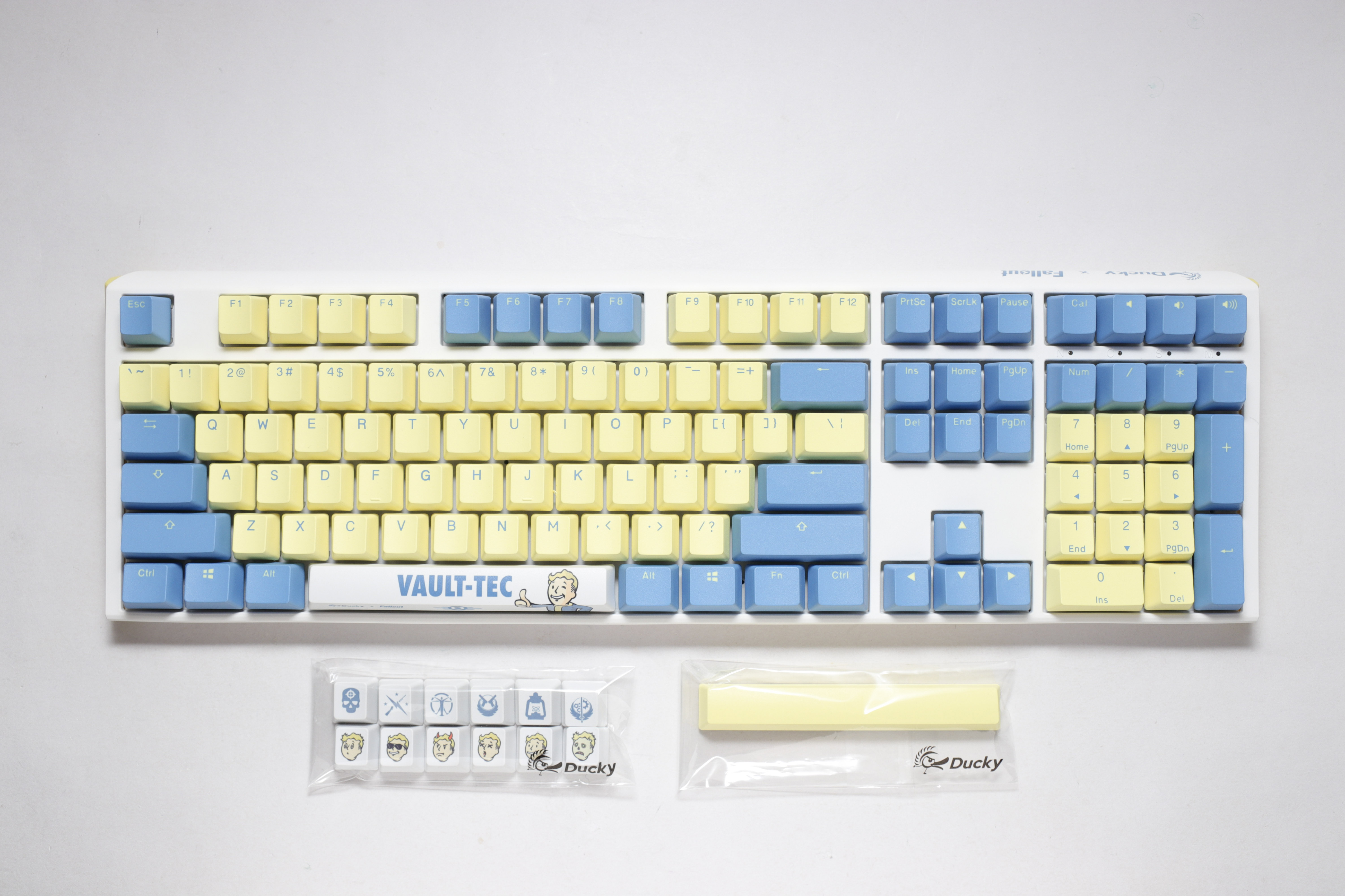 Ducky - Teclado Ducky One 3 x Fallout Vault-Tec Limited Edition MX-Speed Silver + Tapete (US)