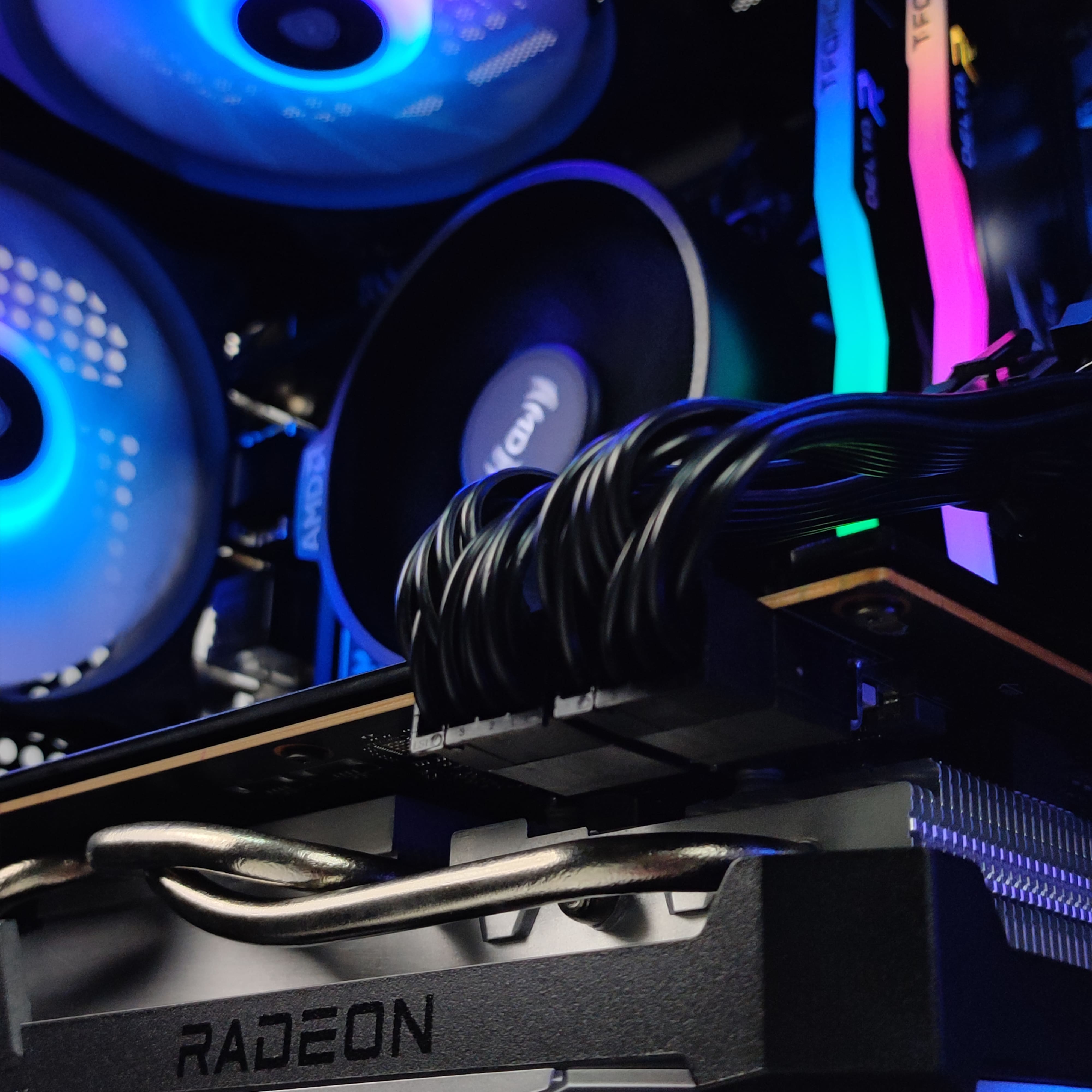 King Mod Systems - Computador King Mod Limited-PC Ryzen 5 5600X 32GB DDR4 1TB RX 6750 XT WiFi W11