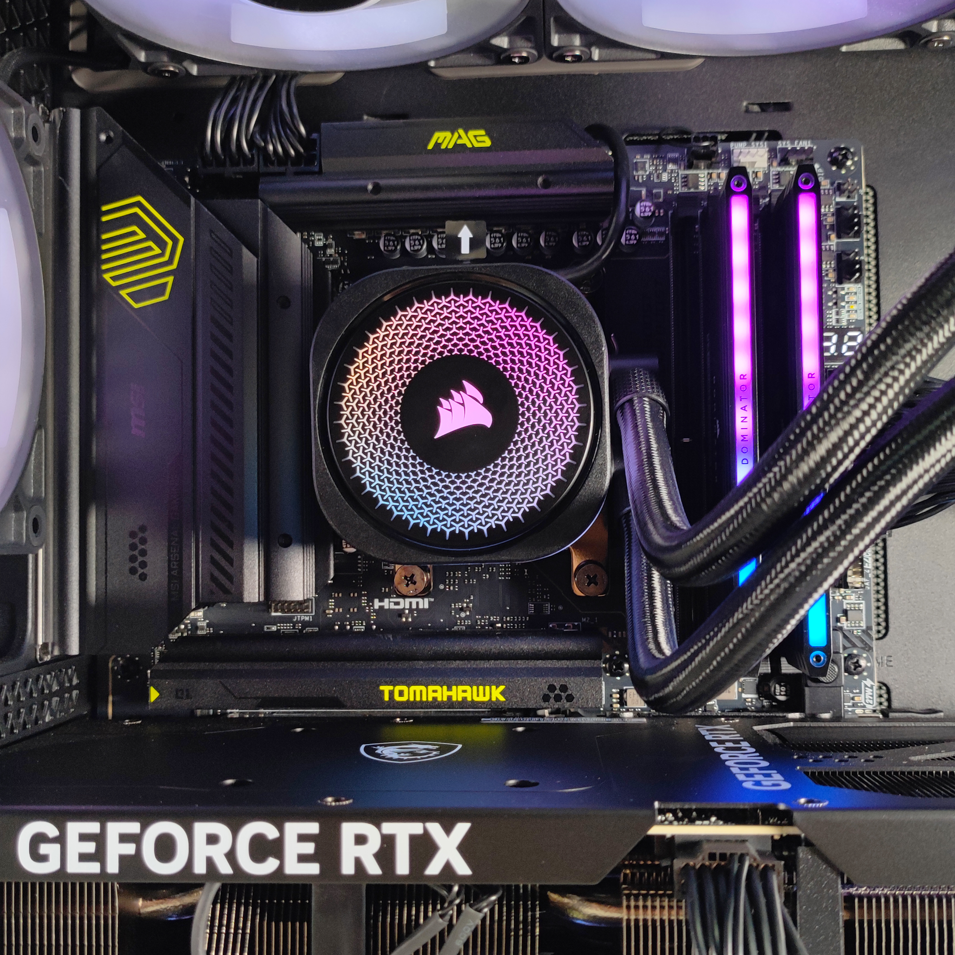 King Mod Systems - Computador King Mod Gamer-PC x iCUE Impakt Edition Ryzen 7 9800X3D 64GB DDR5 2TB RTX 5090 WiFi W11