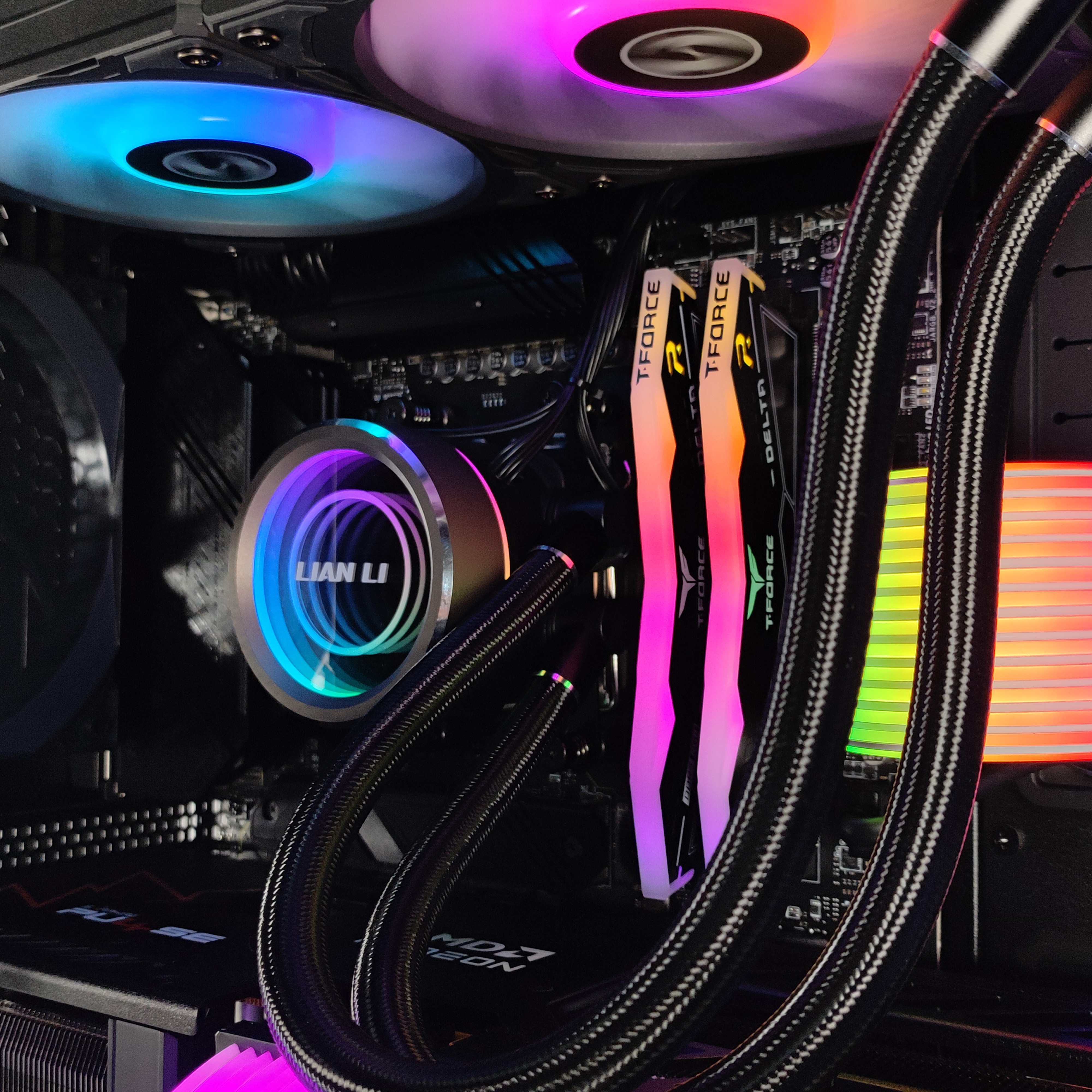 King Mod Systems - Computador King Mod Gamer-PC Ryzen 7 9800X3D 32GB DDR5 2TB RX 9070 XT WiFi W11