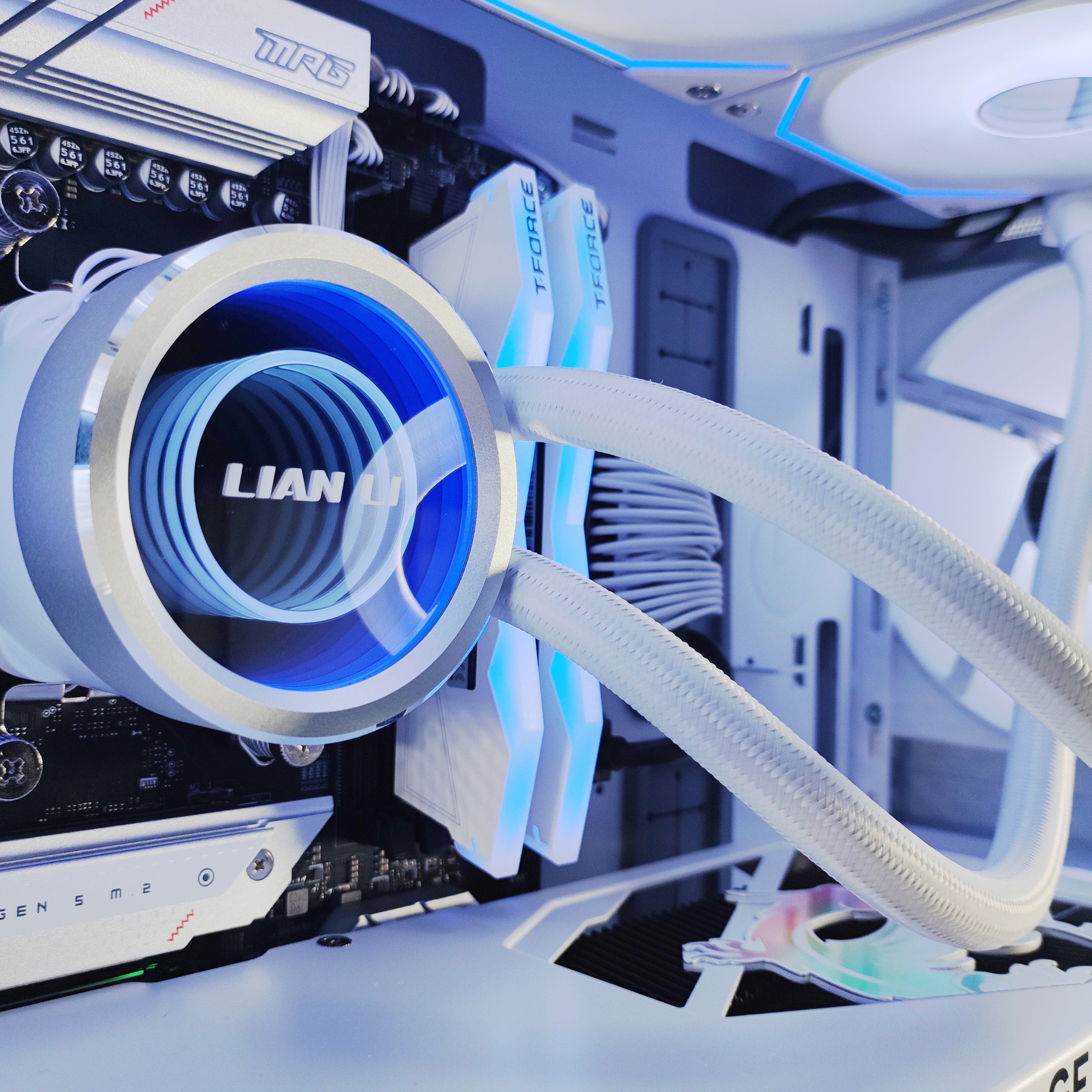 King Mod Systems - Computador King Mod Gamer-PC Ryzen 7 9800X3D 32GB DDR5 2TB RTX 5070 Ti WiFi W11