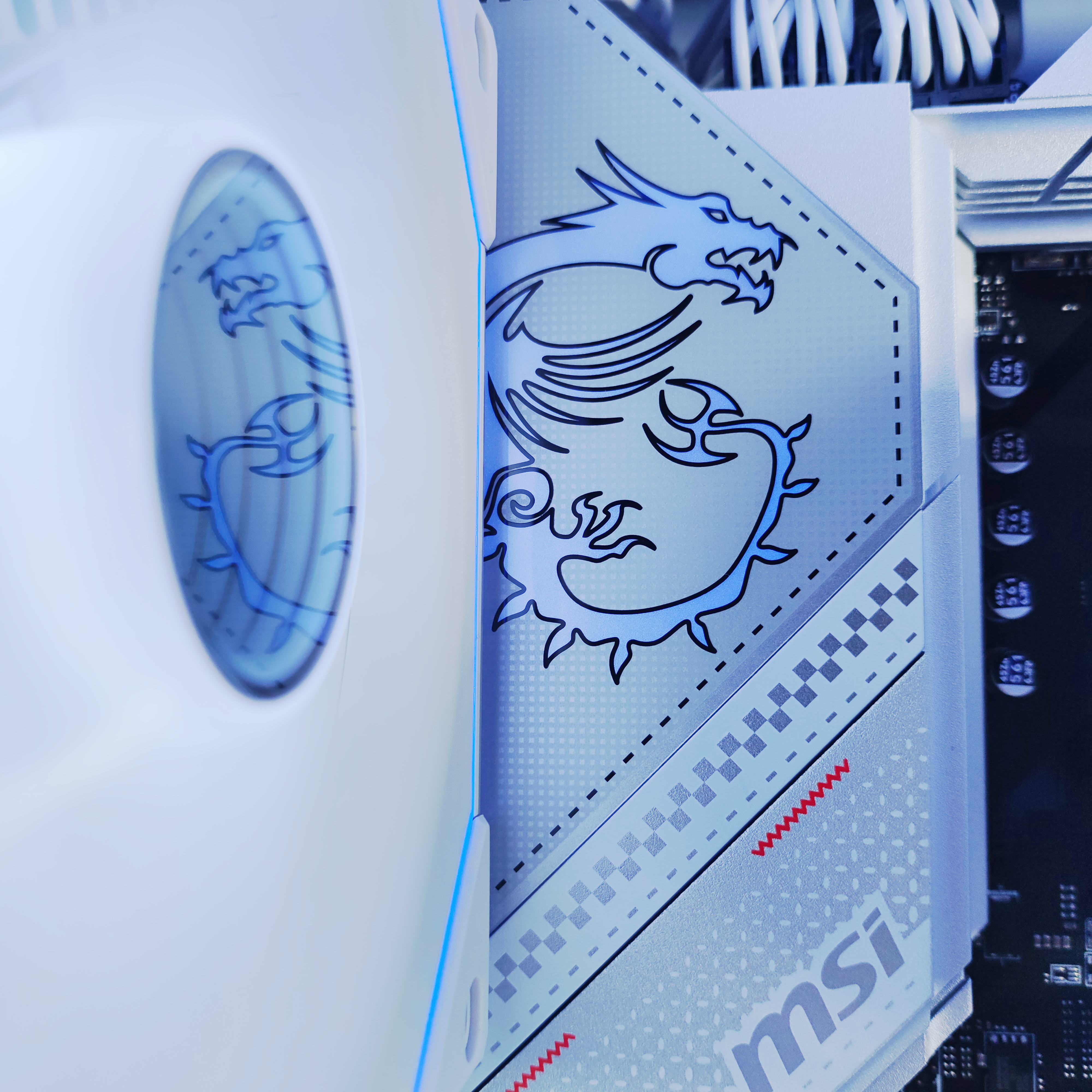 King Mod Systems - Computador King Mod Gamer-PC Ryzen 7 9800X3D 32GB DDR5 2TB RTX 5080 WiFi W11