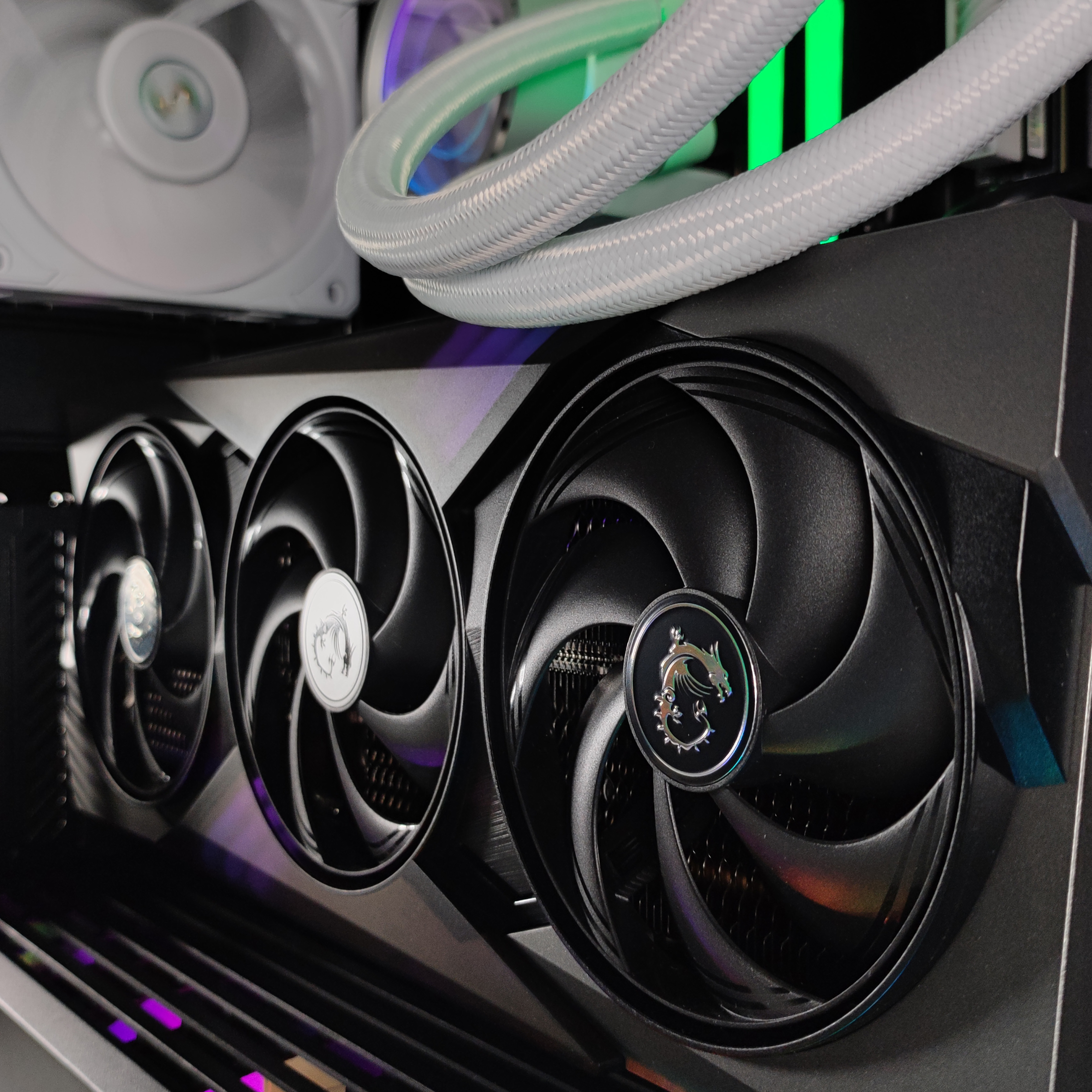 King Mod Systems - Computador King Mod Gamer-PC HYTE Ryzen 9 9900X 64GB DDR5 1TB RTX 5070 WiFi W11
