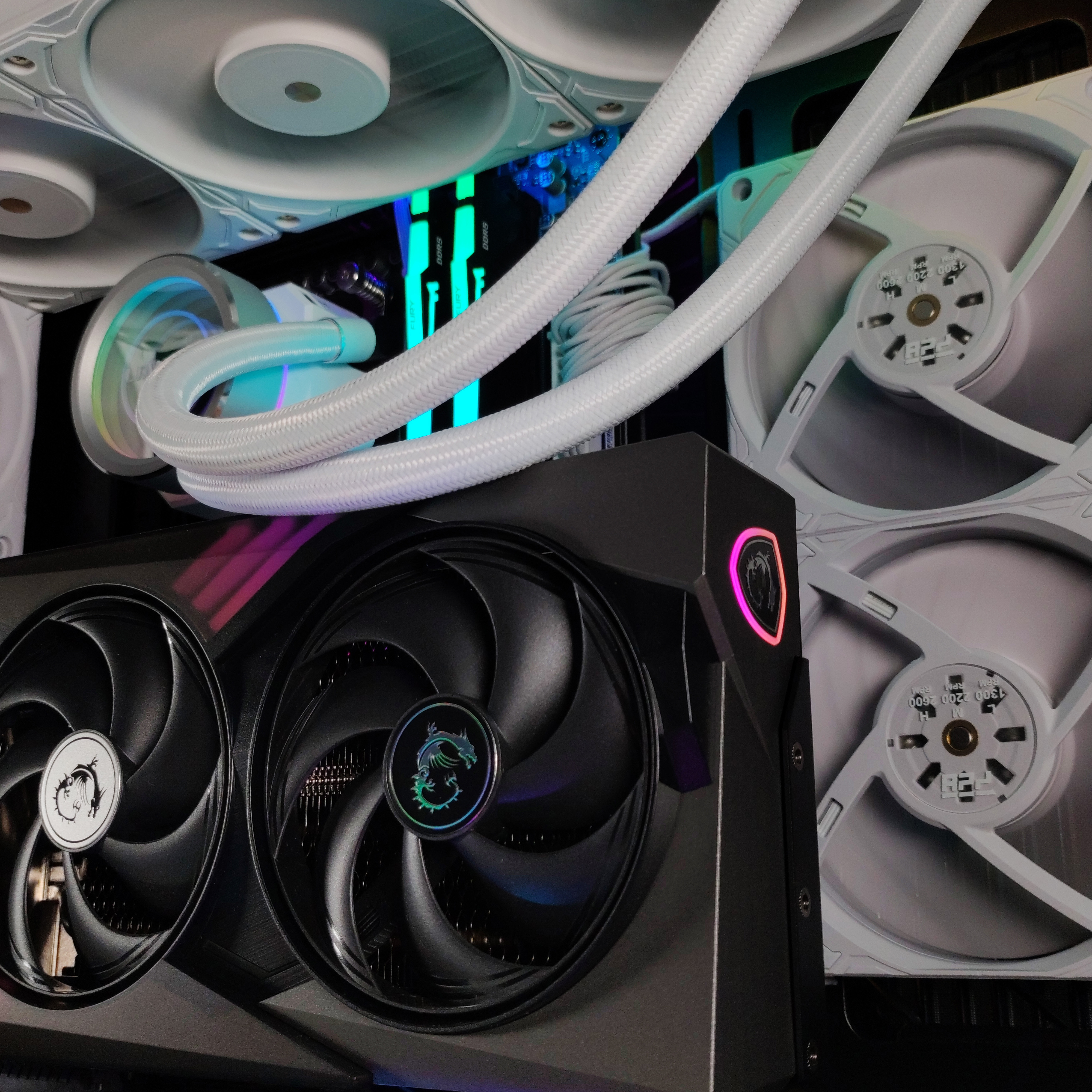 King Mod Systems - Computador King Mod Gamer-PC HYTE Ryzen 9 9900X 64GB DDR5 1TB RTX 5070 WiFi W11