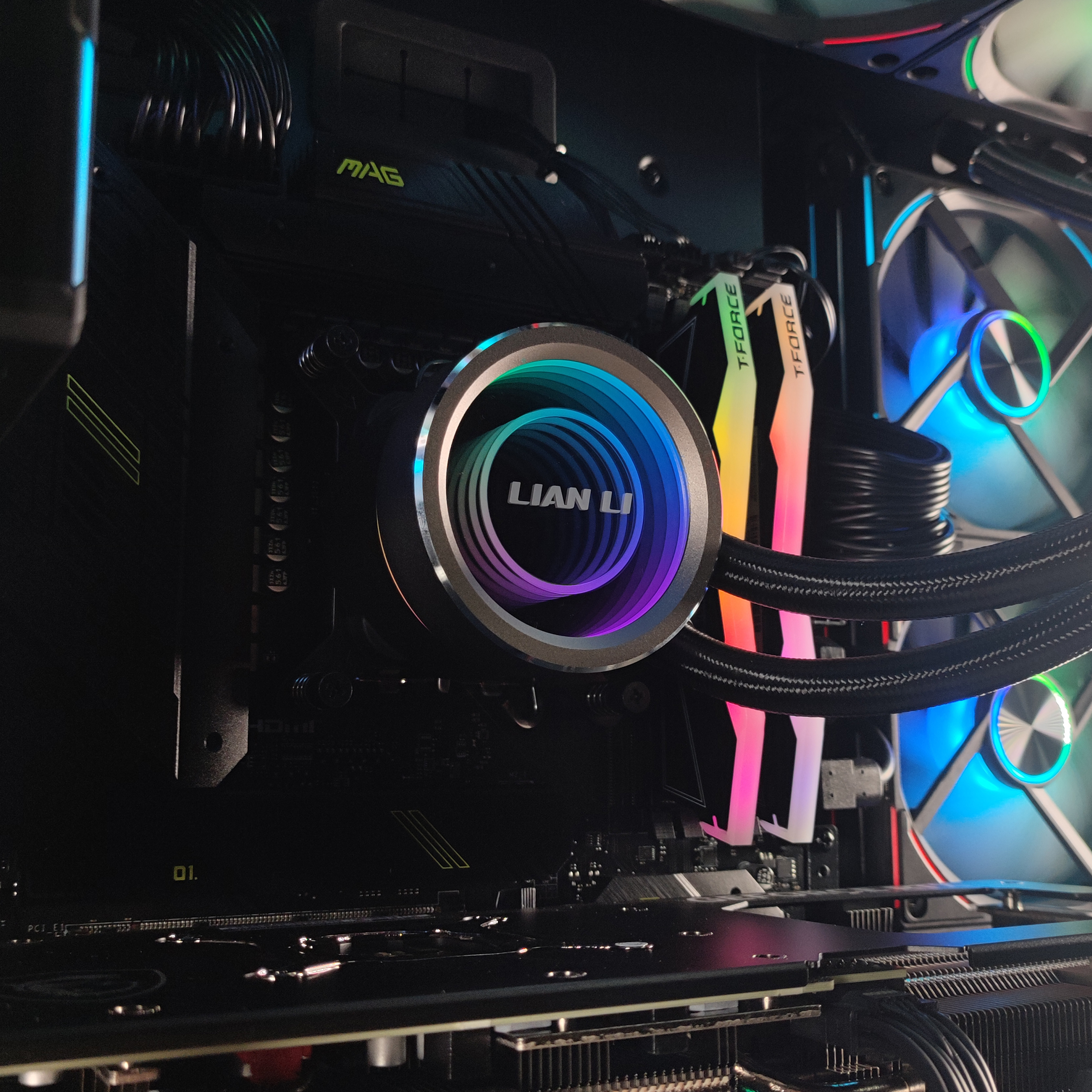 King Mod Systems - Computador King Mod Limited-PC Intel i7 14700KF 48GB DDR5 2TB RTX 4070 Ti SUPER WiFi W11