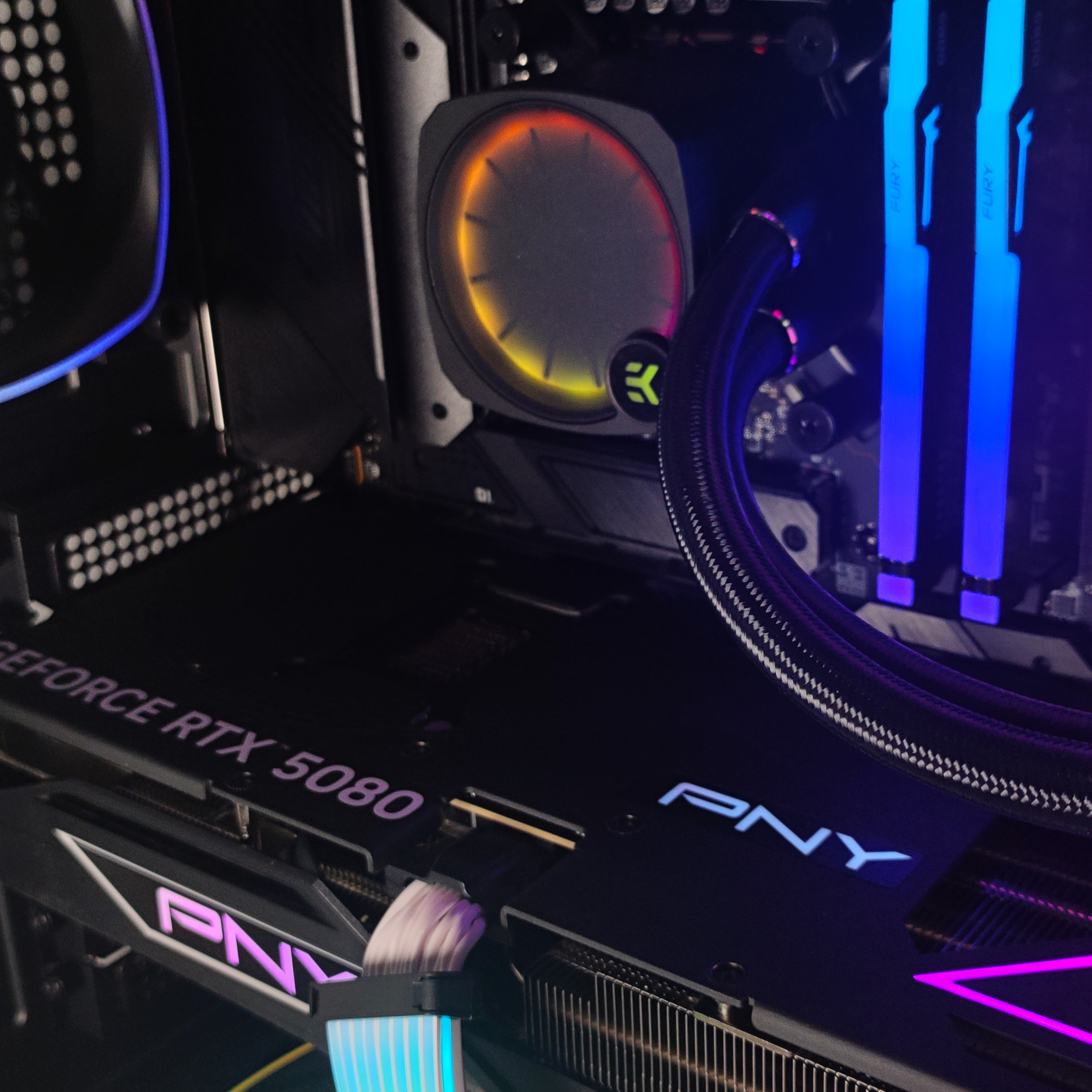 King Mod Systems - Computador King Mod Limited-PC Intel i9 14900K 64GB DDR5 2TB RTX 5080 WiFi W11