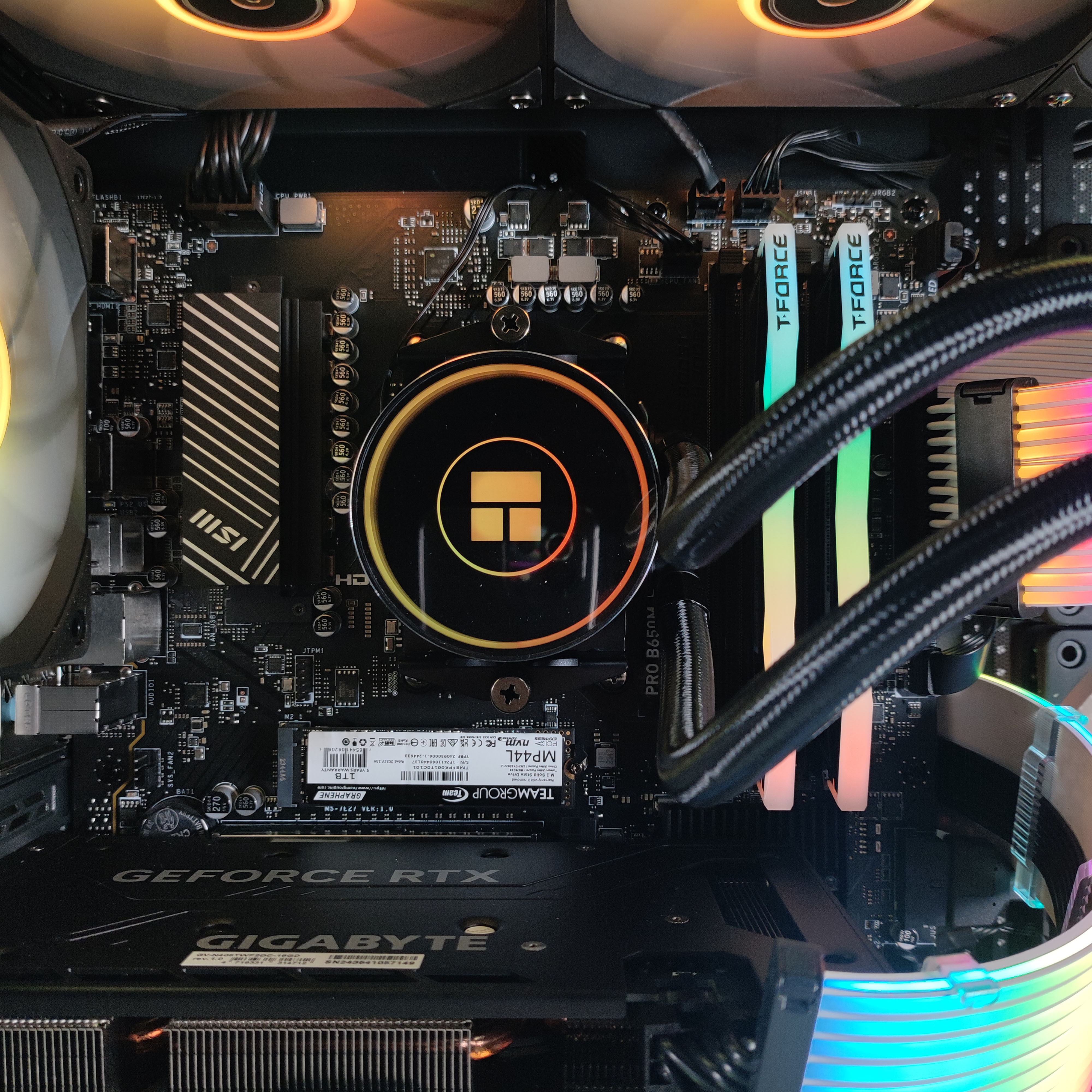 King Mod Systems - Computador King Mod Limited-PC Ryzen 7 7700X 32GB DDR5 1TB RTX 4060 Ti 16GB WiFi W11