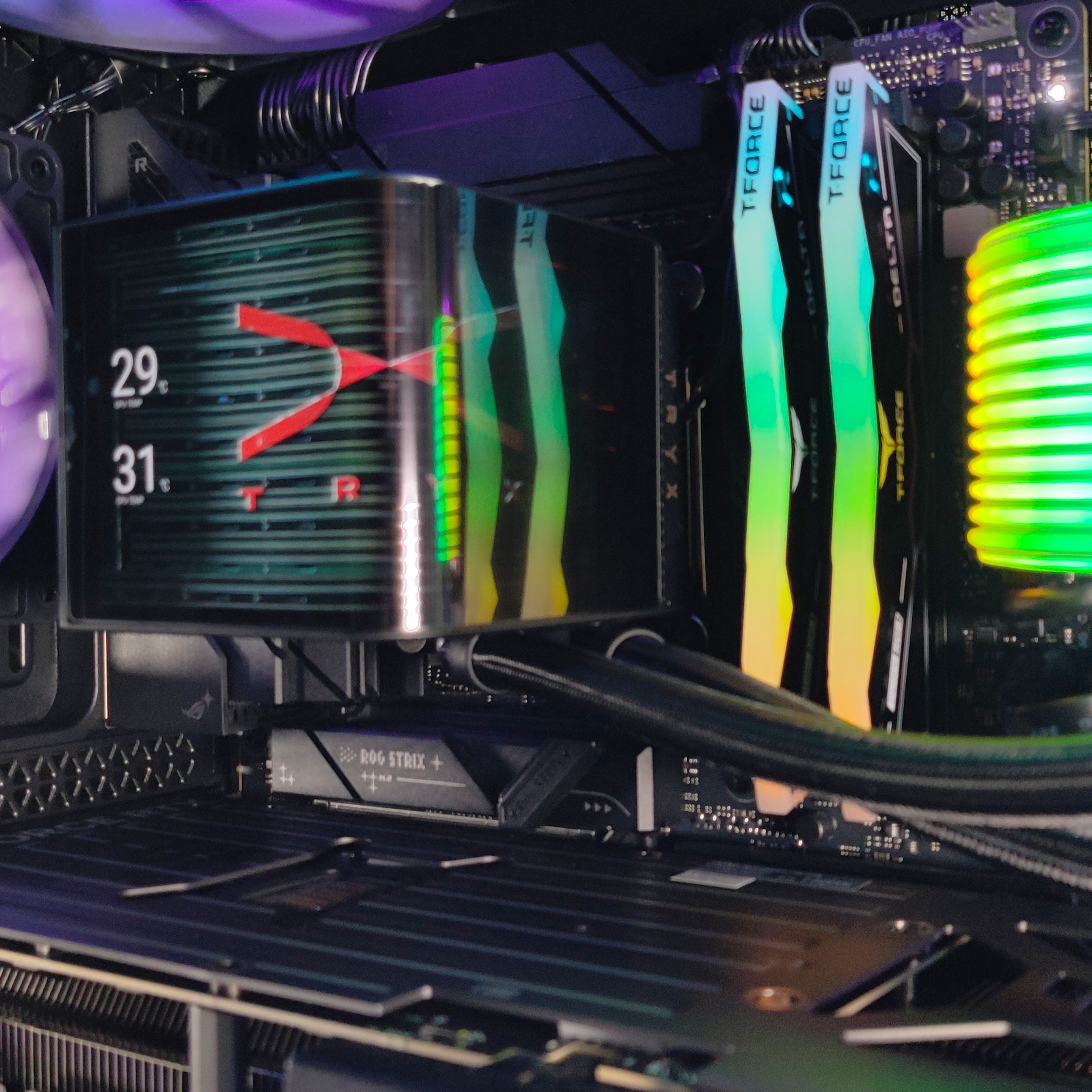 King Mod Systems - Computador King Mod Limited-PC Ryzen 7 9700X 32GB DDR5 1TB RTX 5070 Ti WiFi W11