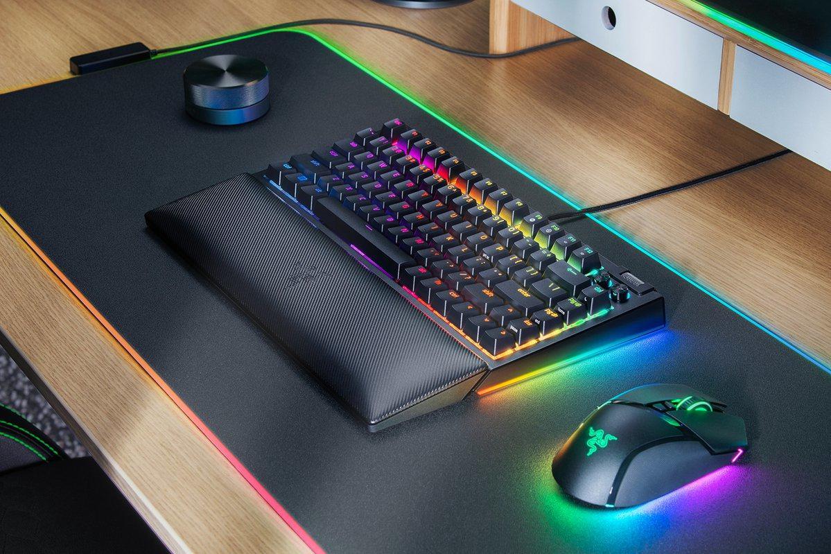 Razer - Teclado Razer BlackWidow V4 75% (ISO) RGB Tactile Switch (US)