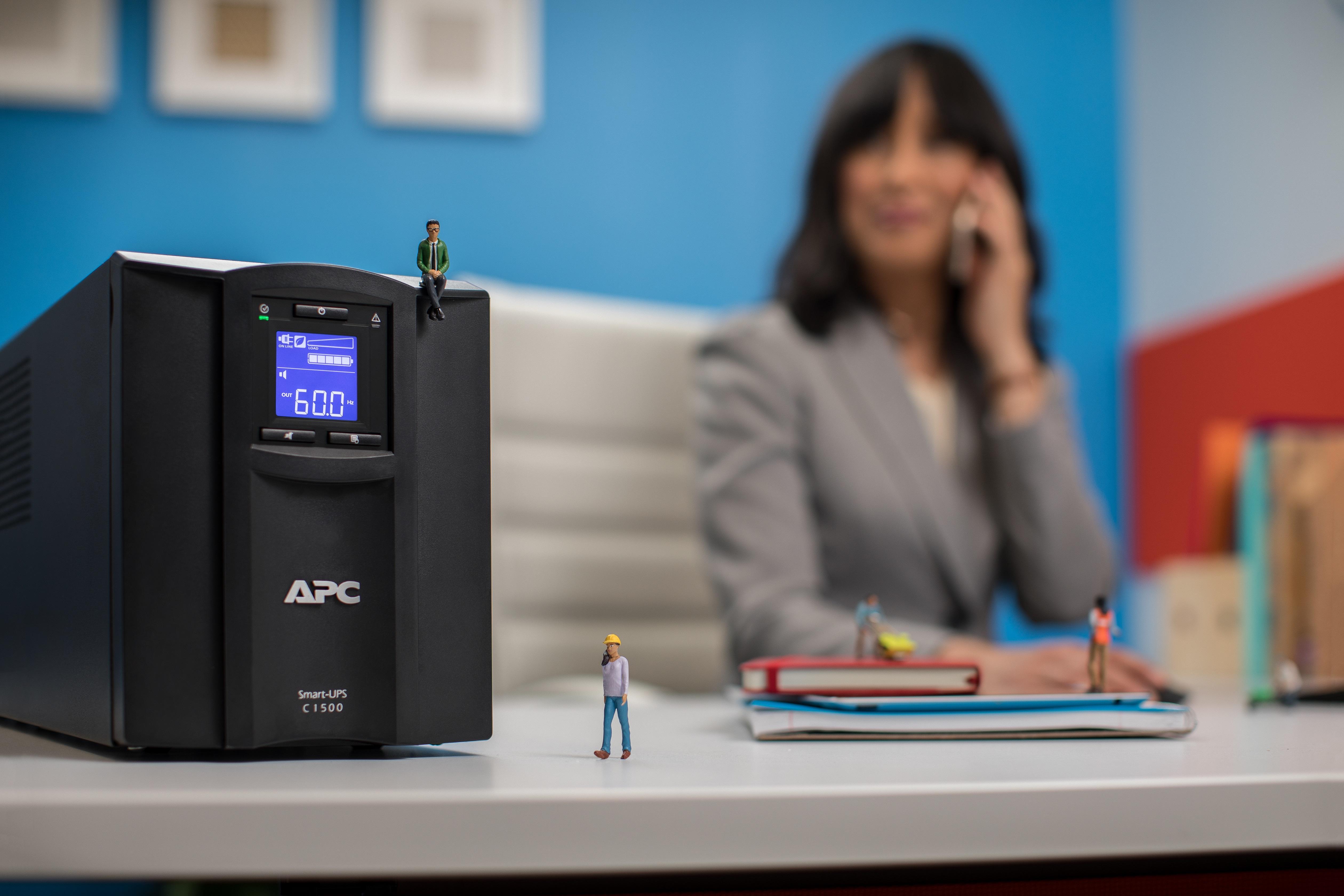 APC - UPS APC Smart-UPS C 1500VA LCD